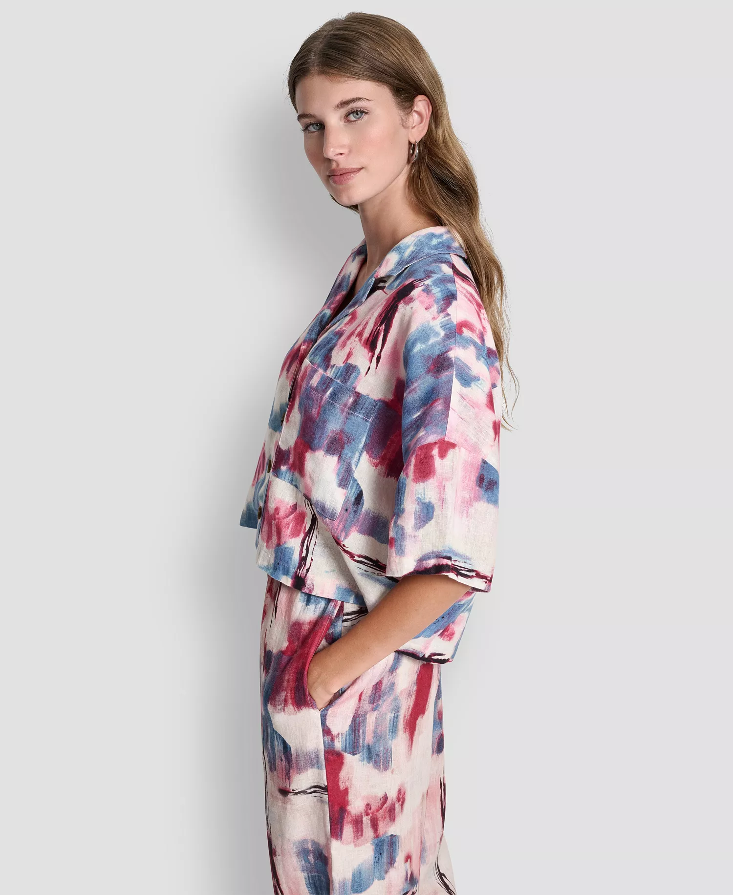 Women's Printed Short Sleeves Convertible Collar Top - Urban Bloom - L