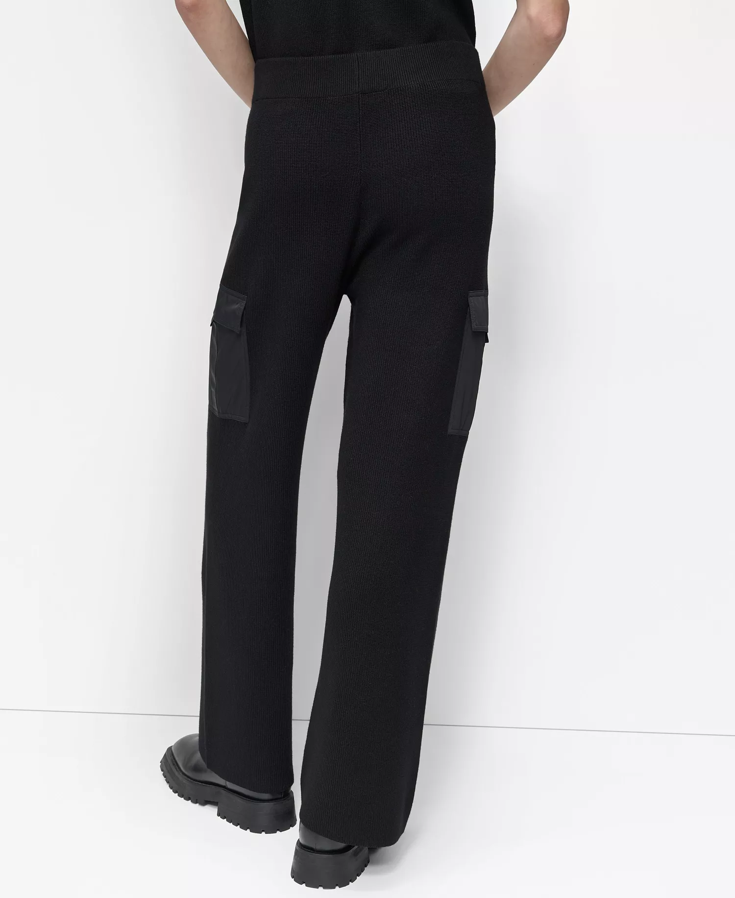 Women's Knit Straight-Leg Cargo Pants - Black - L