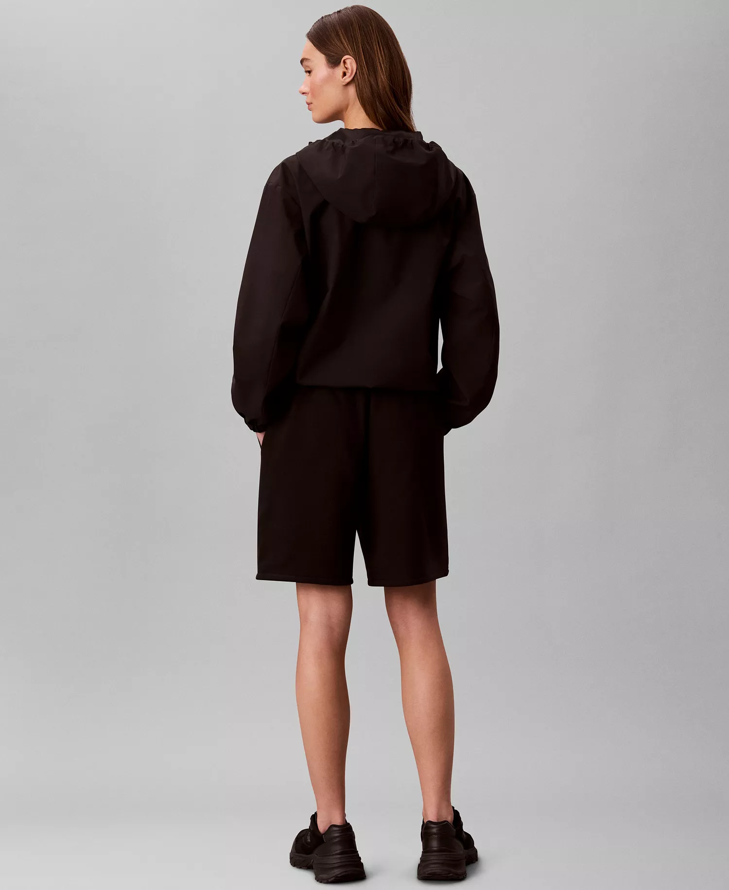 Women's Fleece Mid-Rise Shorts - Black - L