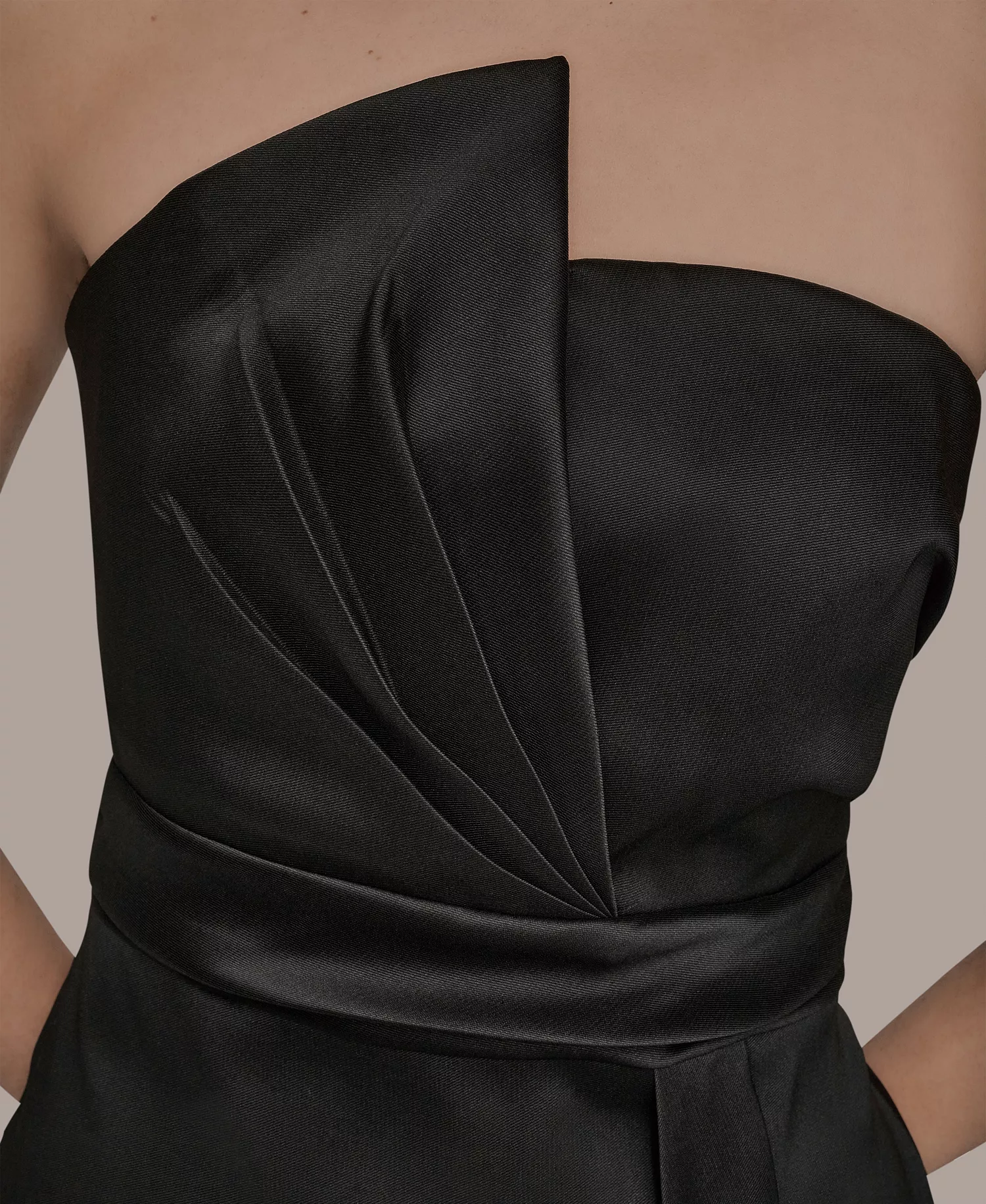 Women's Asymmetric Twist Strapless Gown - Black - 10