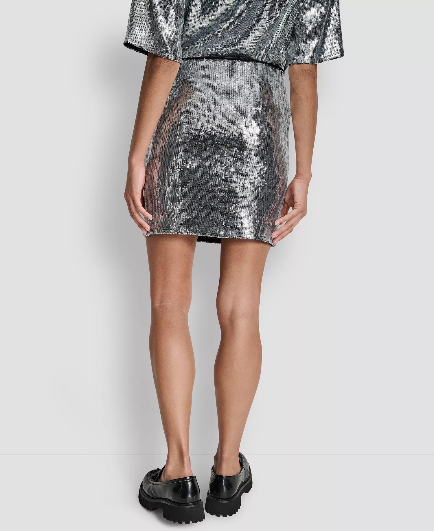 Women's Sequins Pull-On Mini Skirt - Black/Silver - L