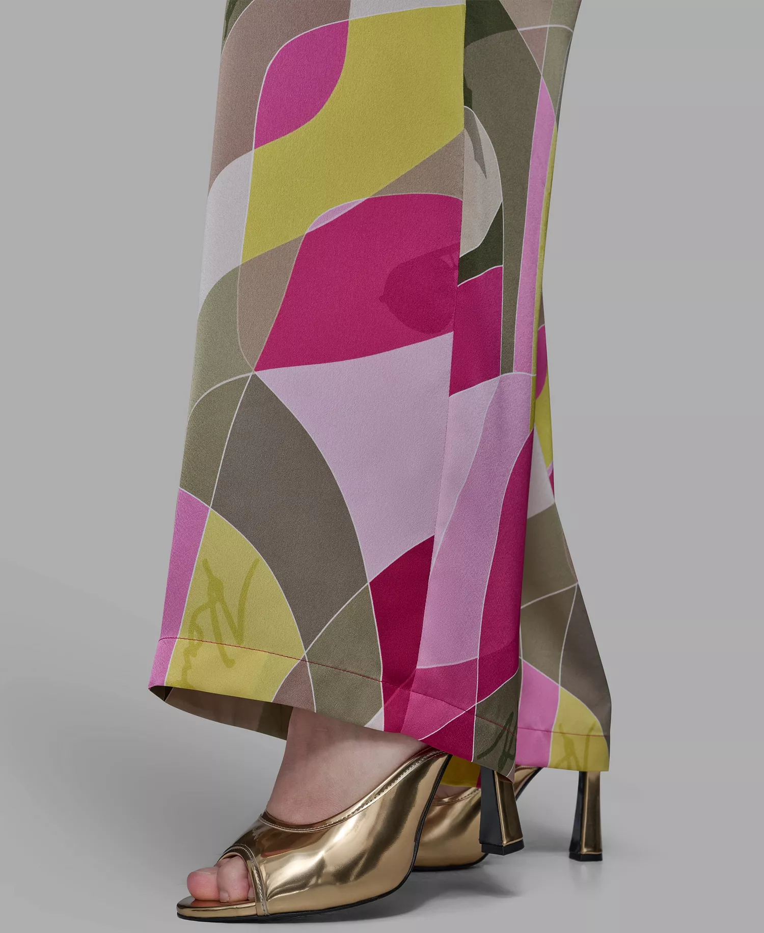 Women's Printed Pull-On Pants - Rogue/Olive Multi - L