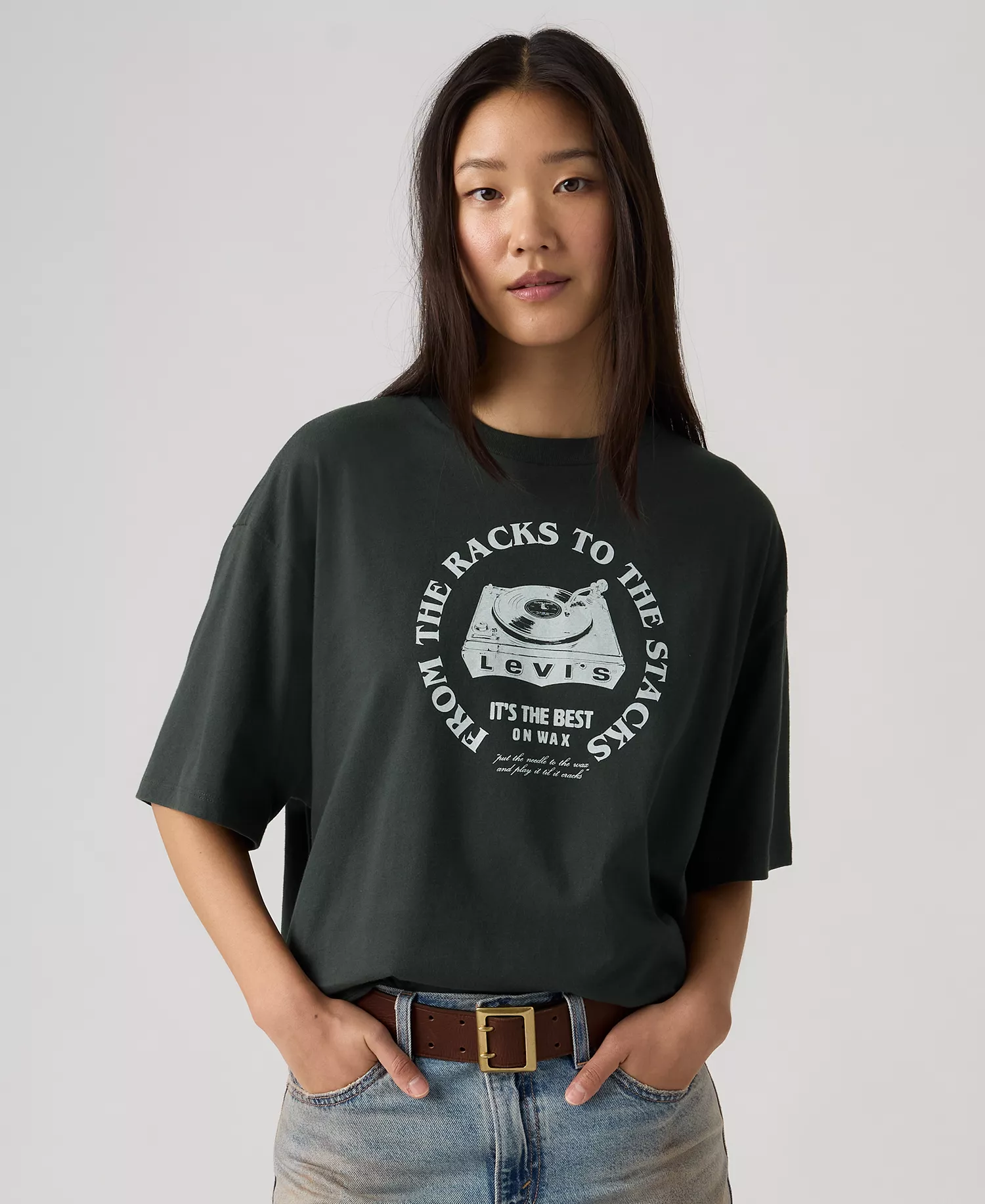 Women's Graphic Short Stack T-Shirt - Batwing Turntable Pirate Black - L