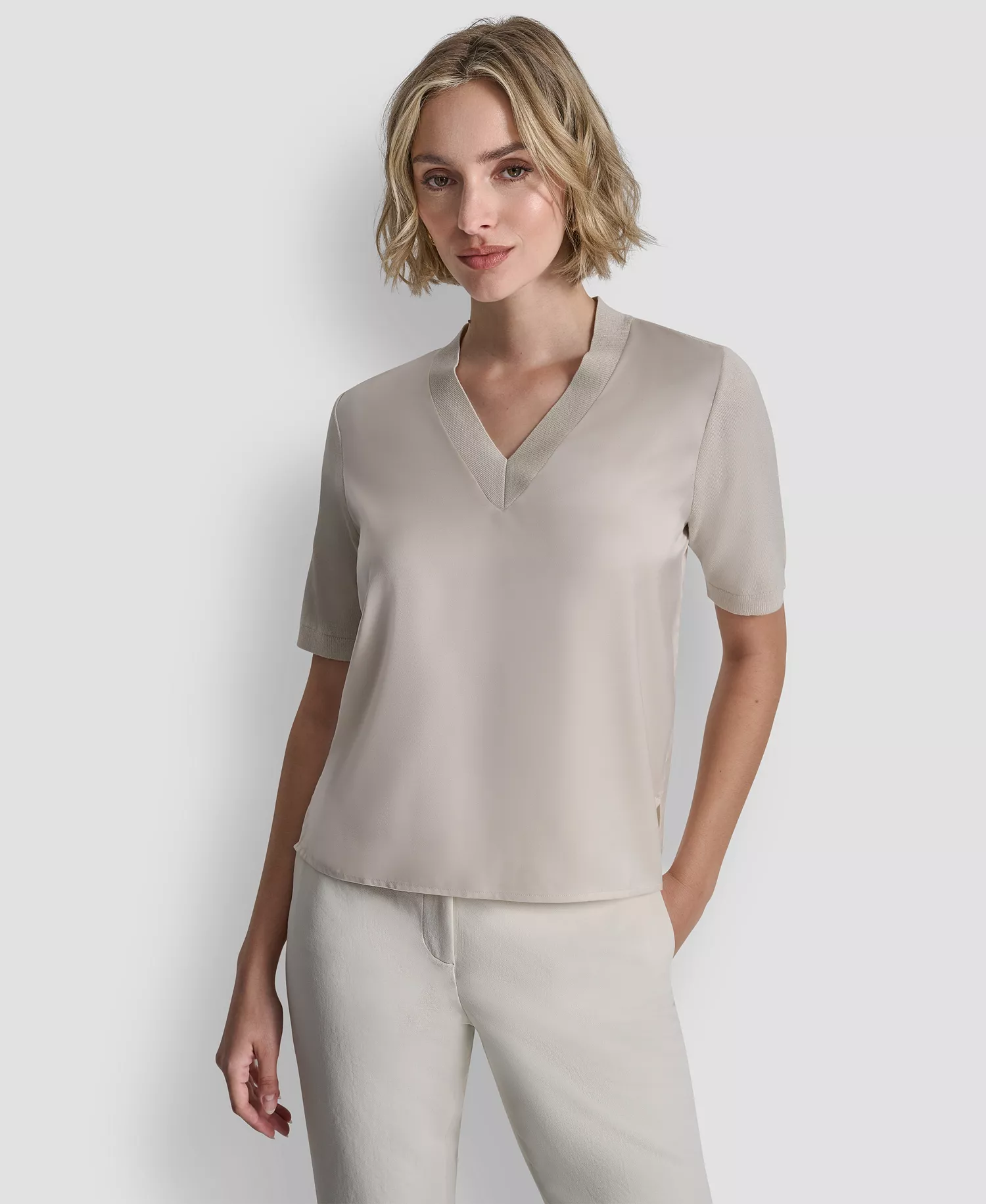 Women's V-Neck Short-Sleeve Sweater - Ecru - L