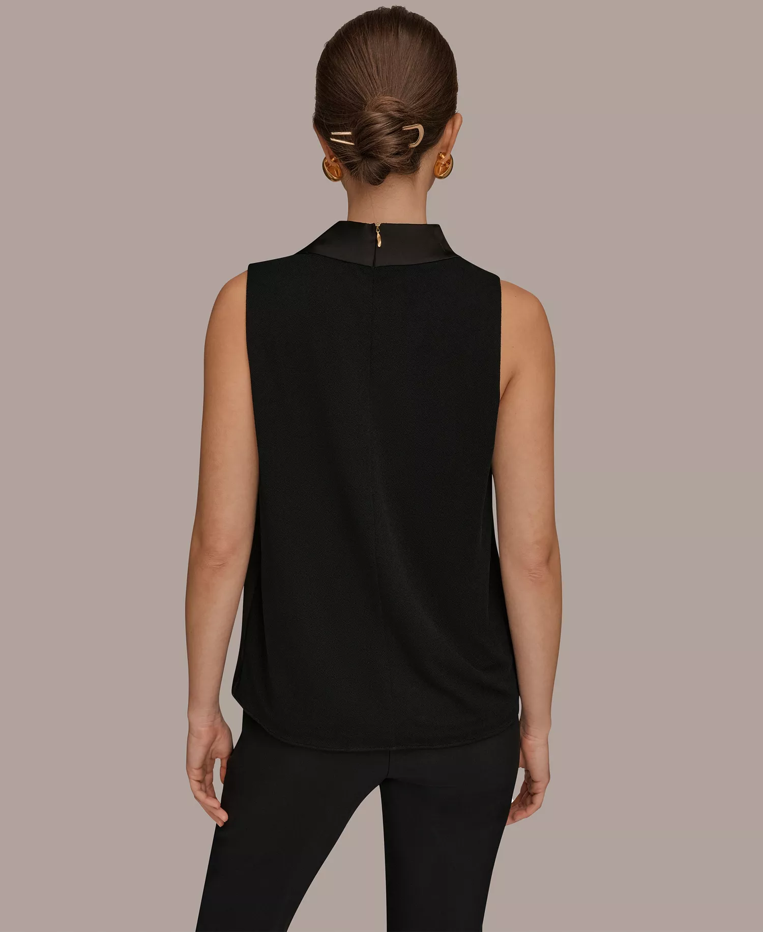 Women's Sleeveless Twist-Front Drape Blouse - Black - L