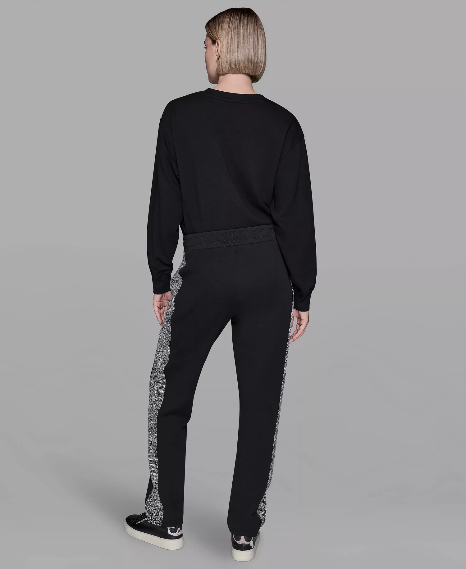 Women's Mid-Rise Straight Jogger Pants - Black - M