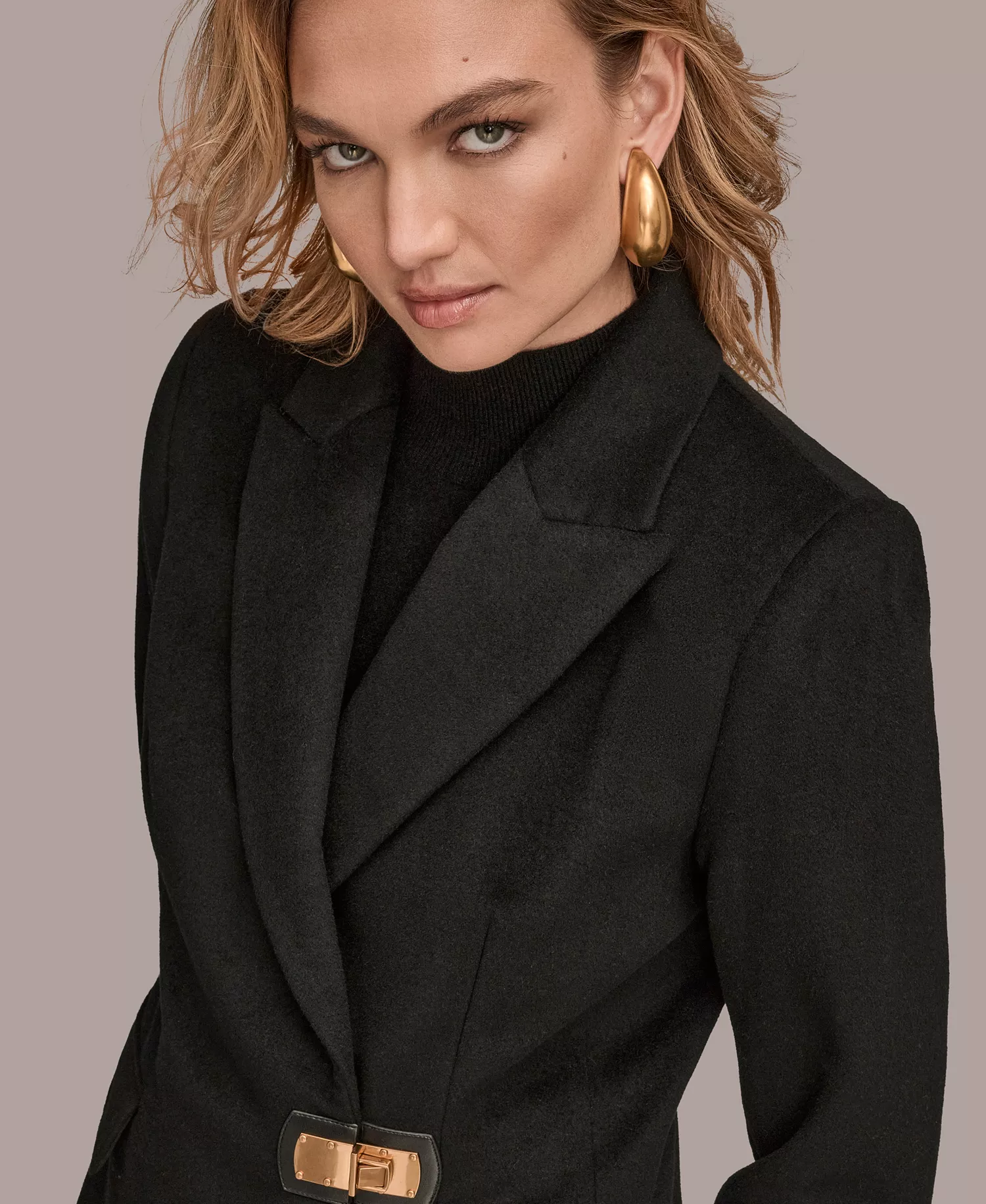 Women's Buttoned Notch Collared Coat - Black - L