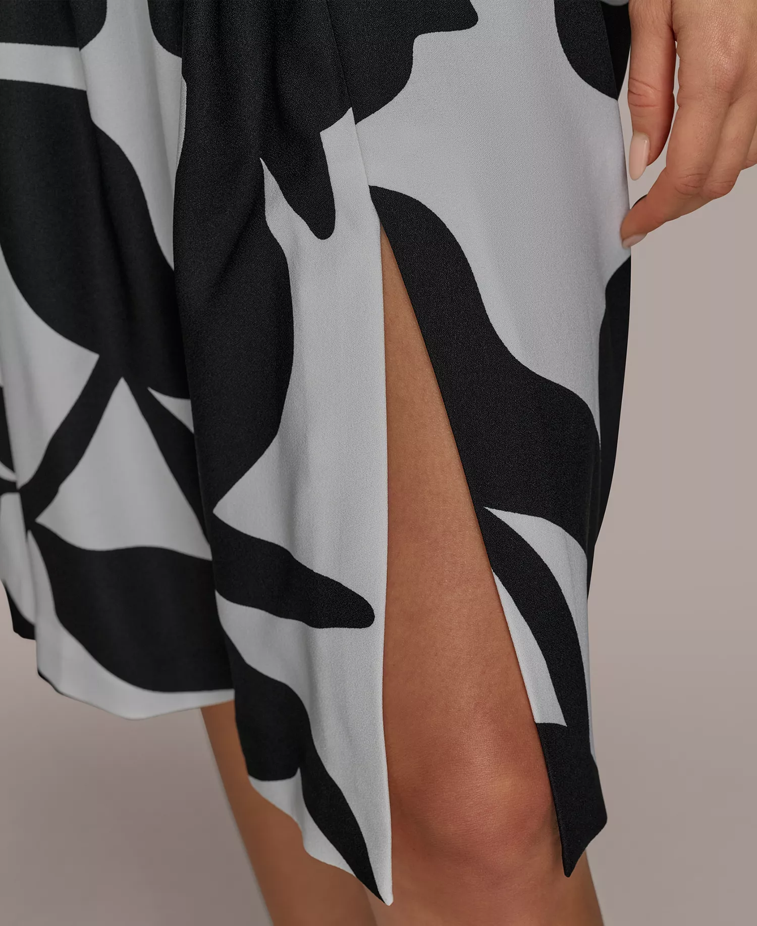 Women's Belted Sleeveless Midi Dress - Back Cream - 10