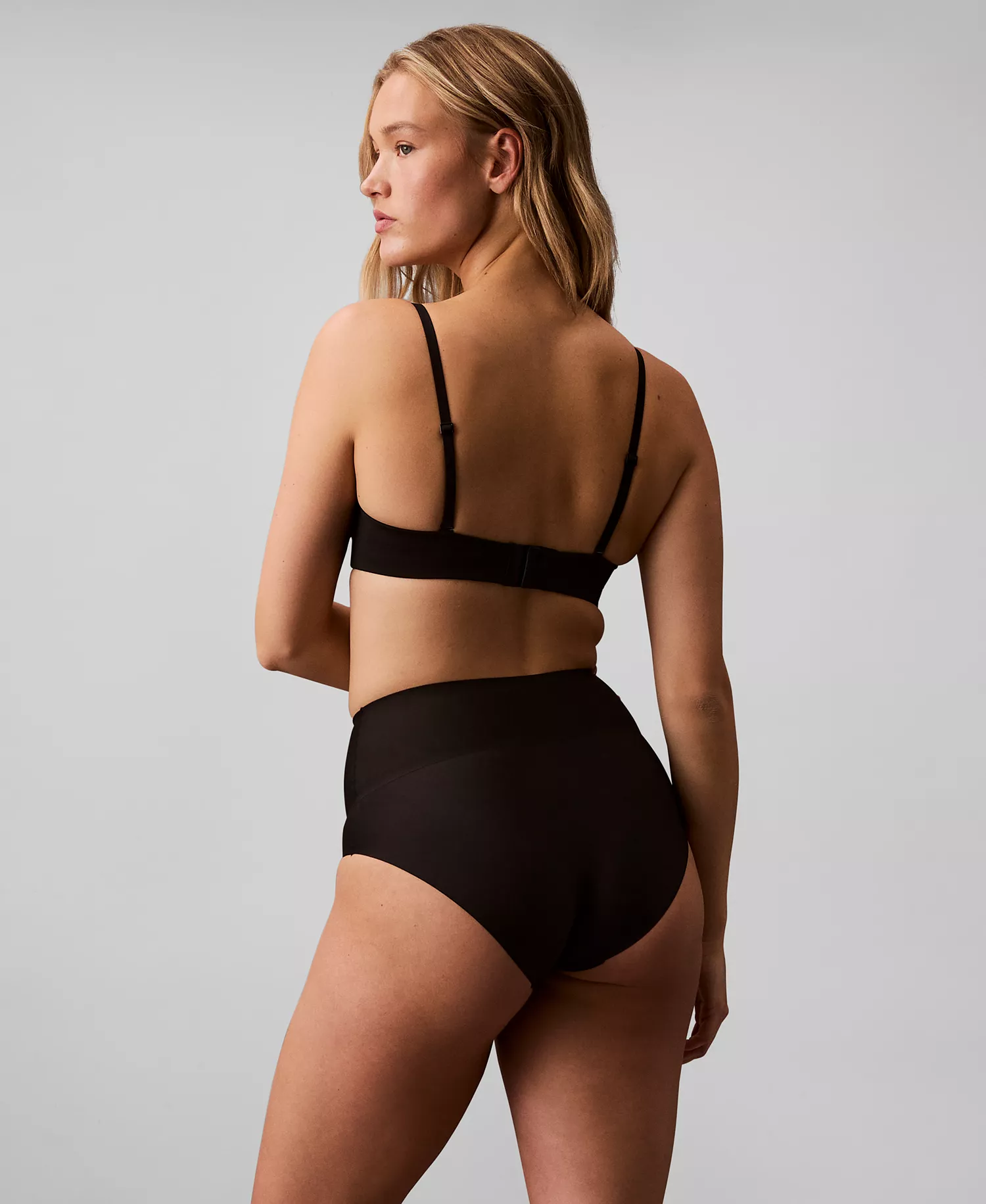 Women's Second Skin Light Smoothing Brief Underwear QF8156 - Black - L