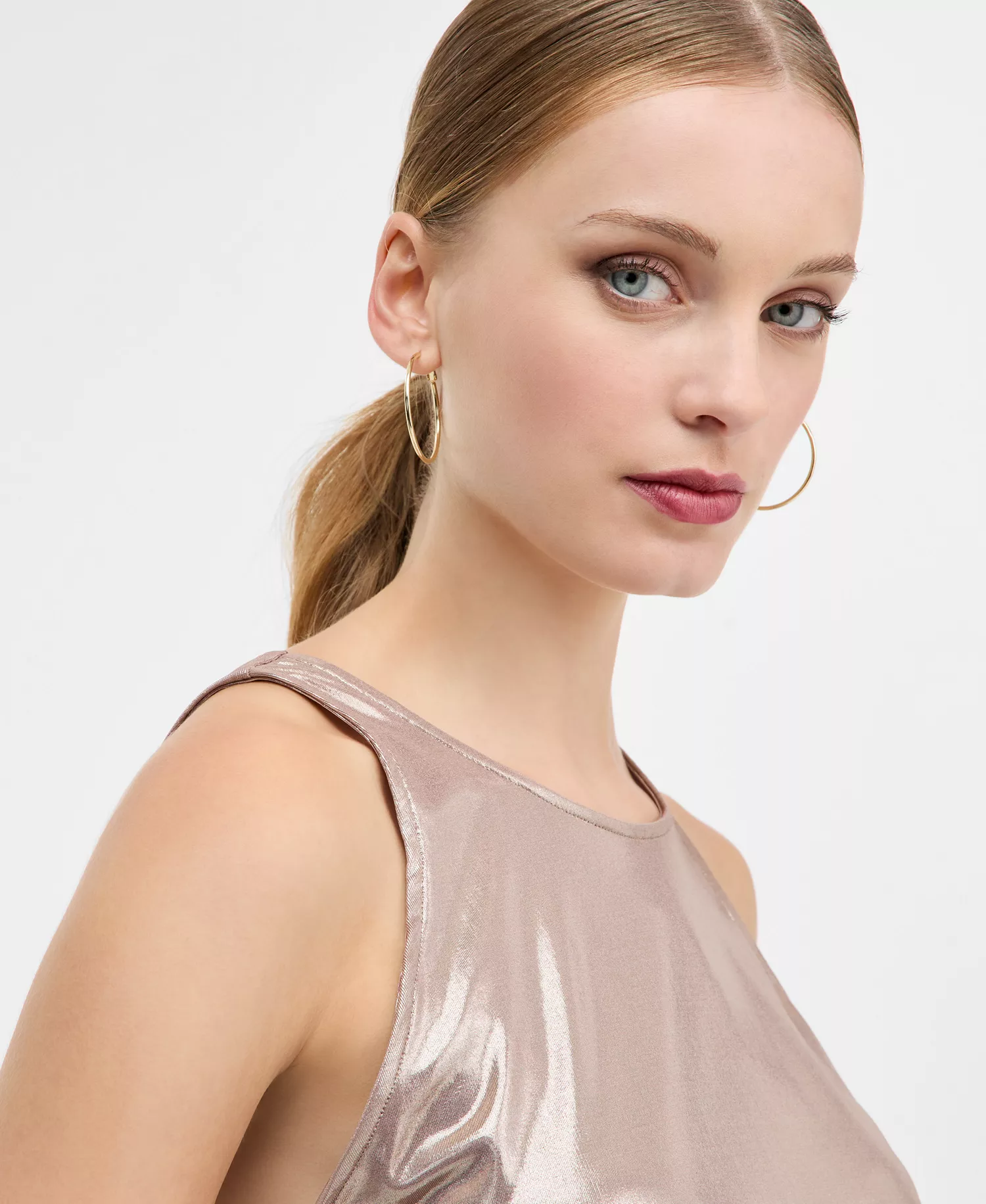 Women's Lamé Cowl-Back Sleeveless Top - Gold - L