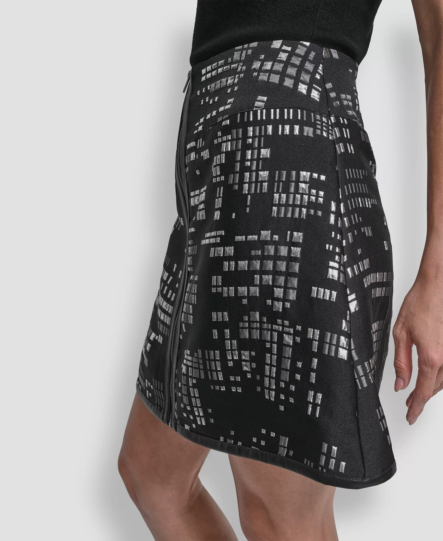 Women's Abstract Print Mini Skirt - Black/Silver - 0