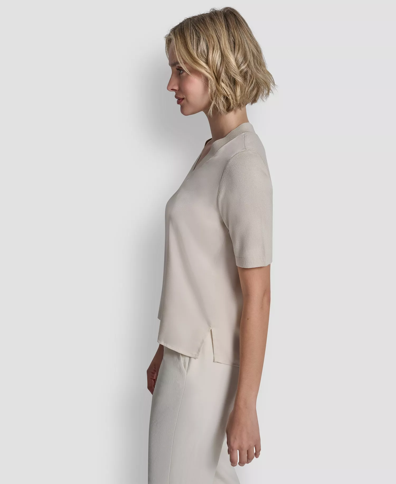 Women's V-Neck Short-Sleeve Sweater - Ecru - L