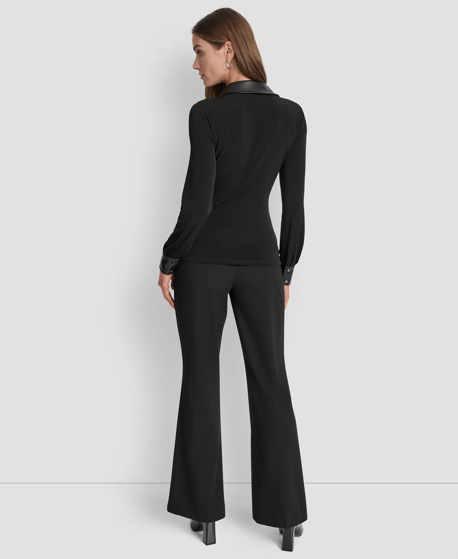 Women's Twist-Front Contrast-Trim Top - Black - M