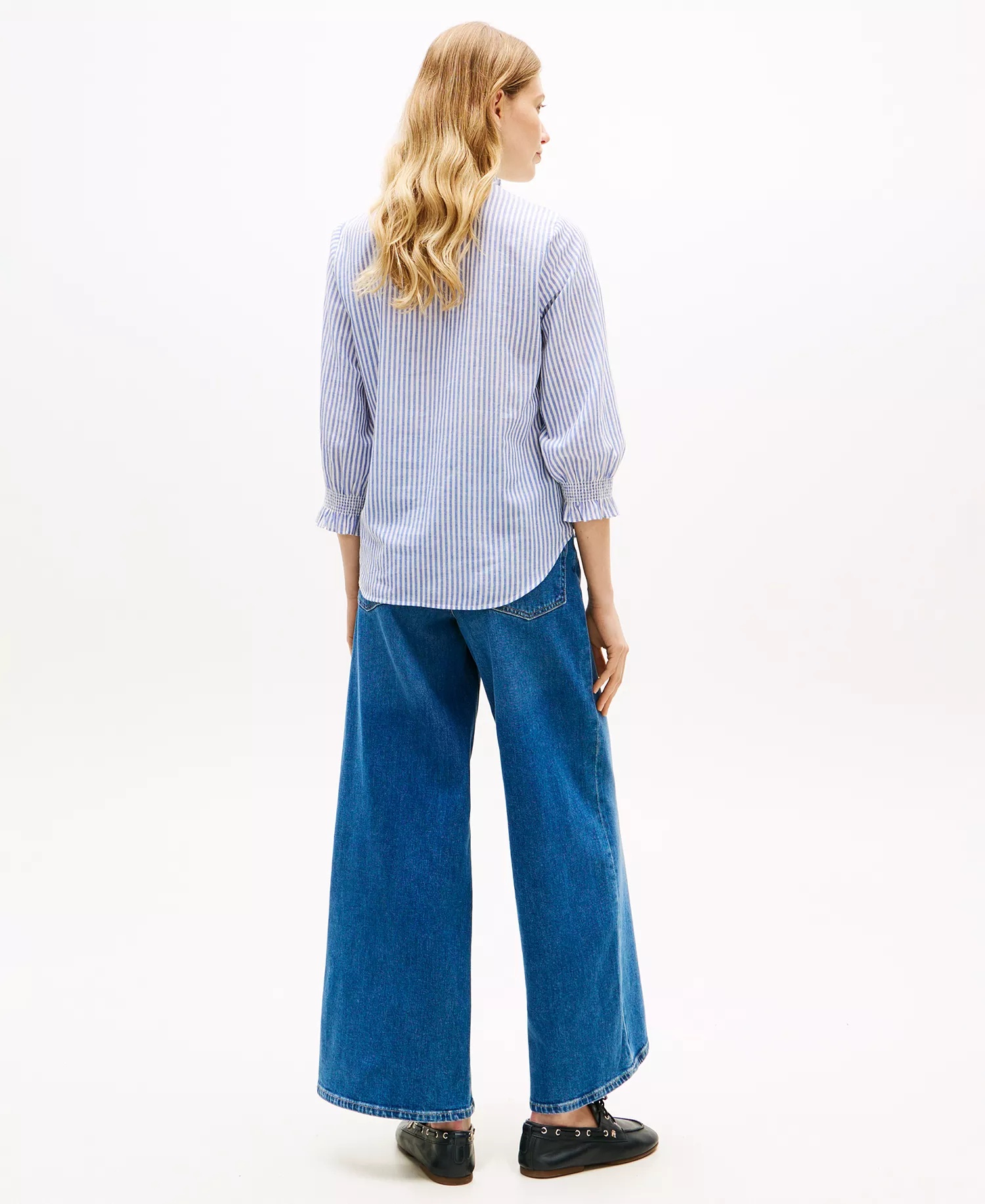 Women's Pin Tuck Cambric Ruffle Collar Blouse - Blue/white - L