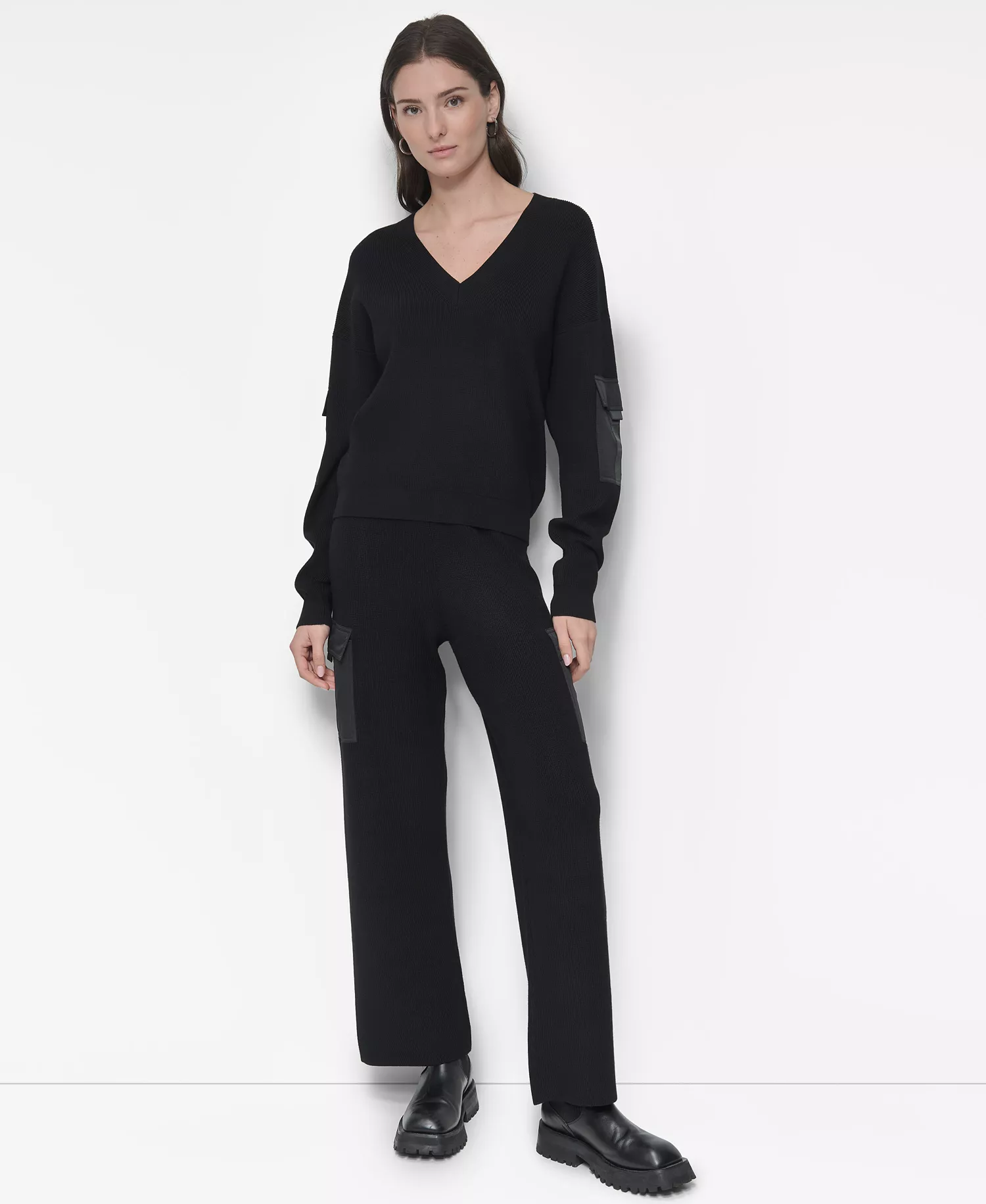 Women's Cargo V-Neck Sweater  - Black - L