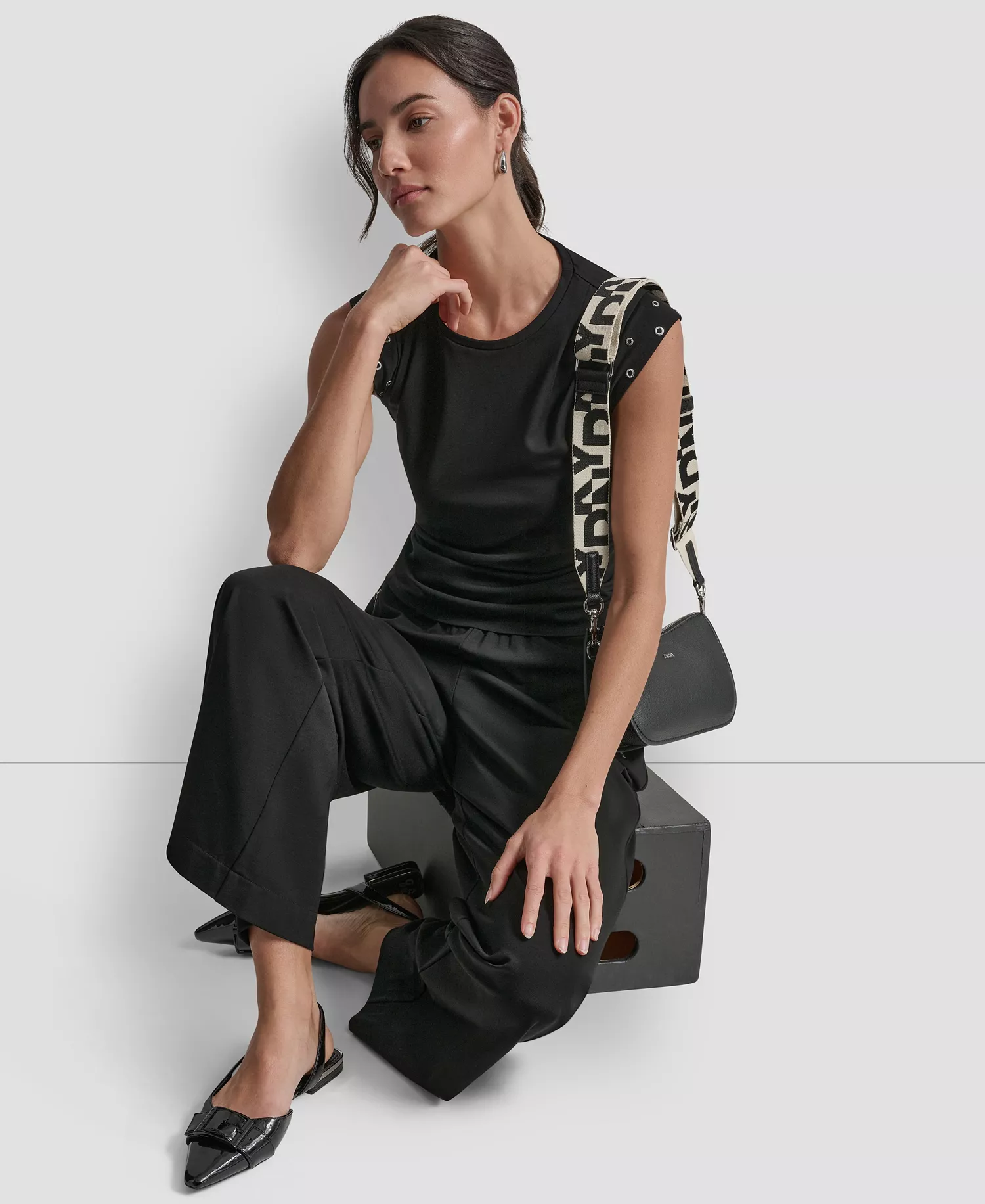 Women's Stud-Detail Sleeveless Top - Black - L
