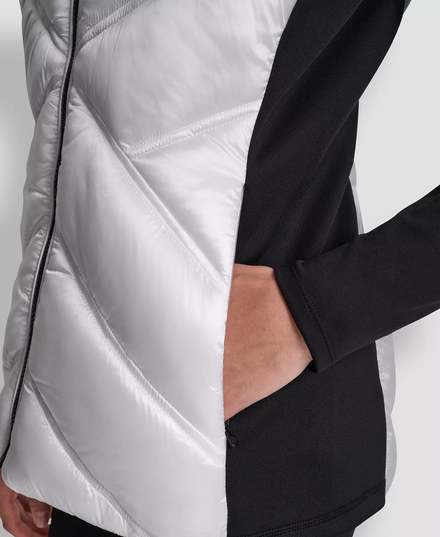 Women's Contrast Collar Hooded Puffer Vest - Liquid White - L