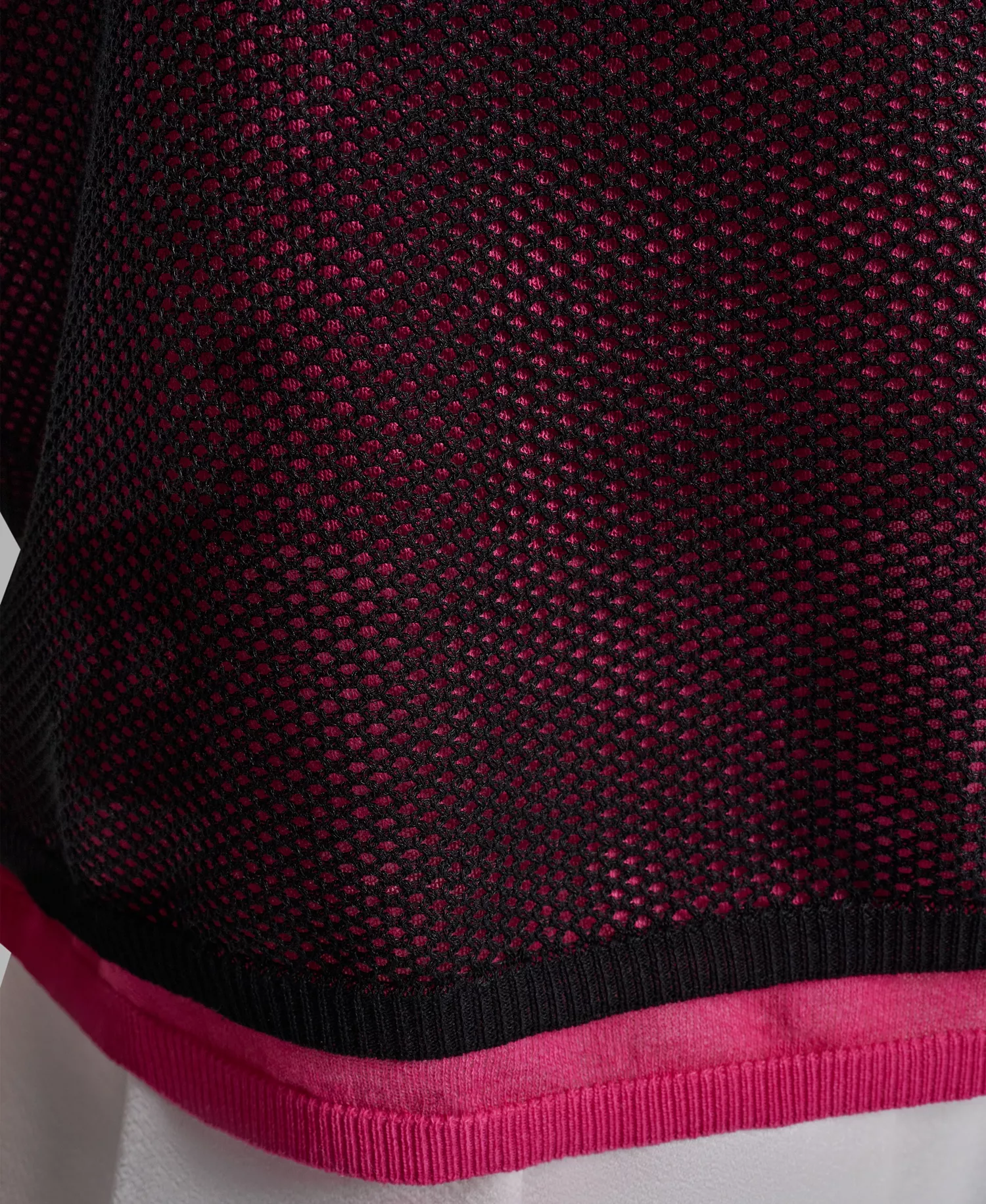 Women's Short-Sleeve Boxy 2-Layer Mesh Sweater - Black/hot Pink - L