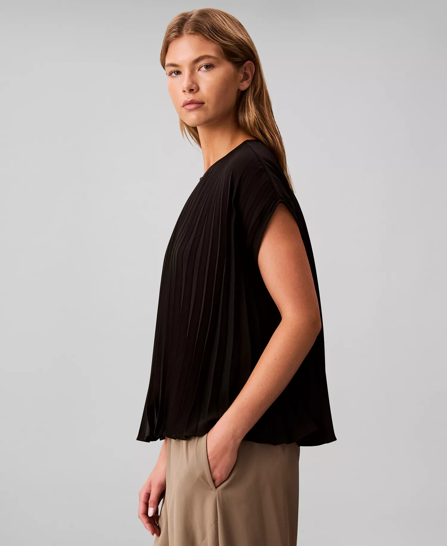 Women's Pleated Short Sleeve Top - Black - L