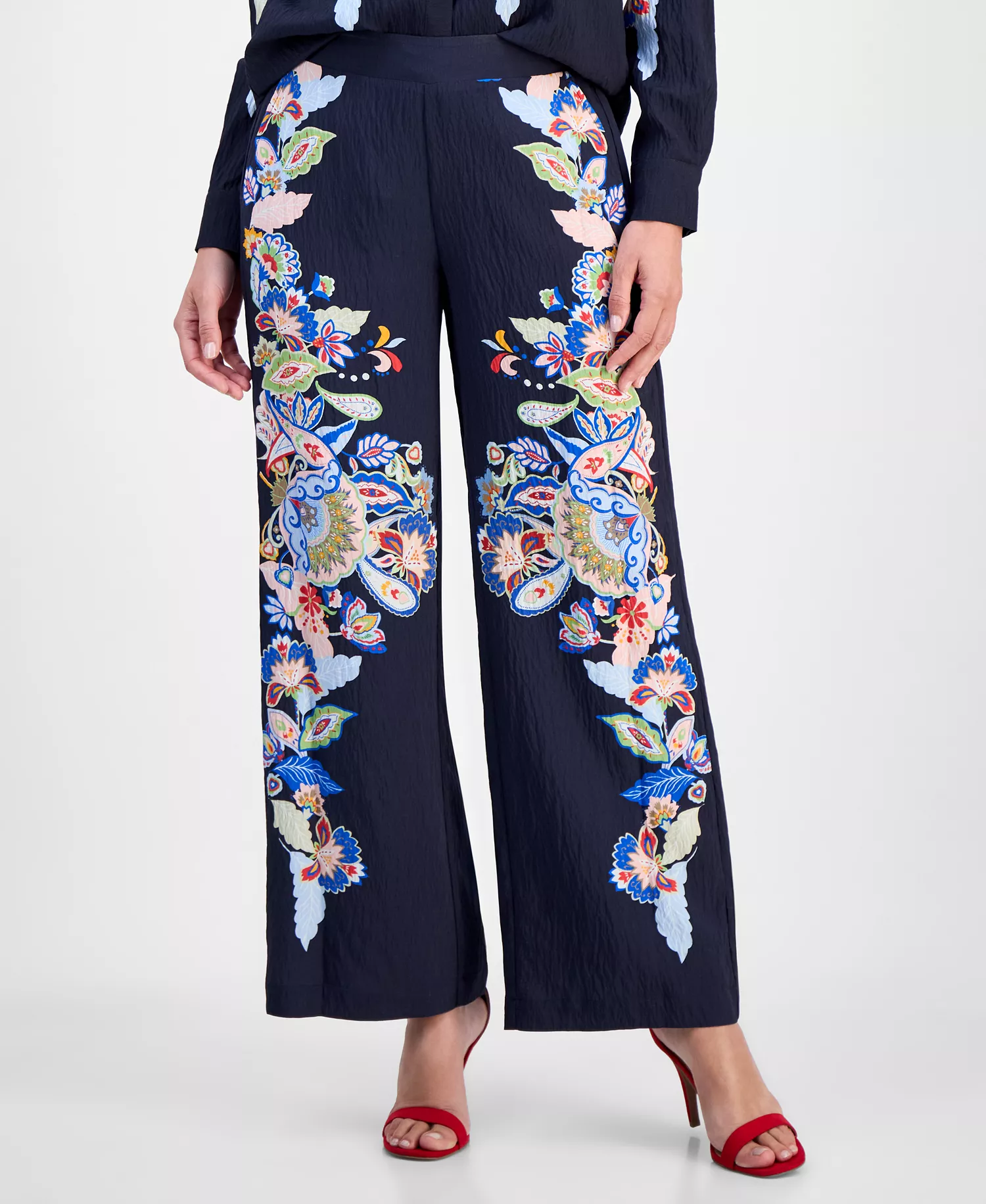 Women's Floral Placement-Print Pull-On Pants - Daphne Garden - L