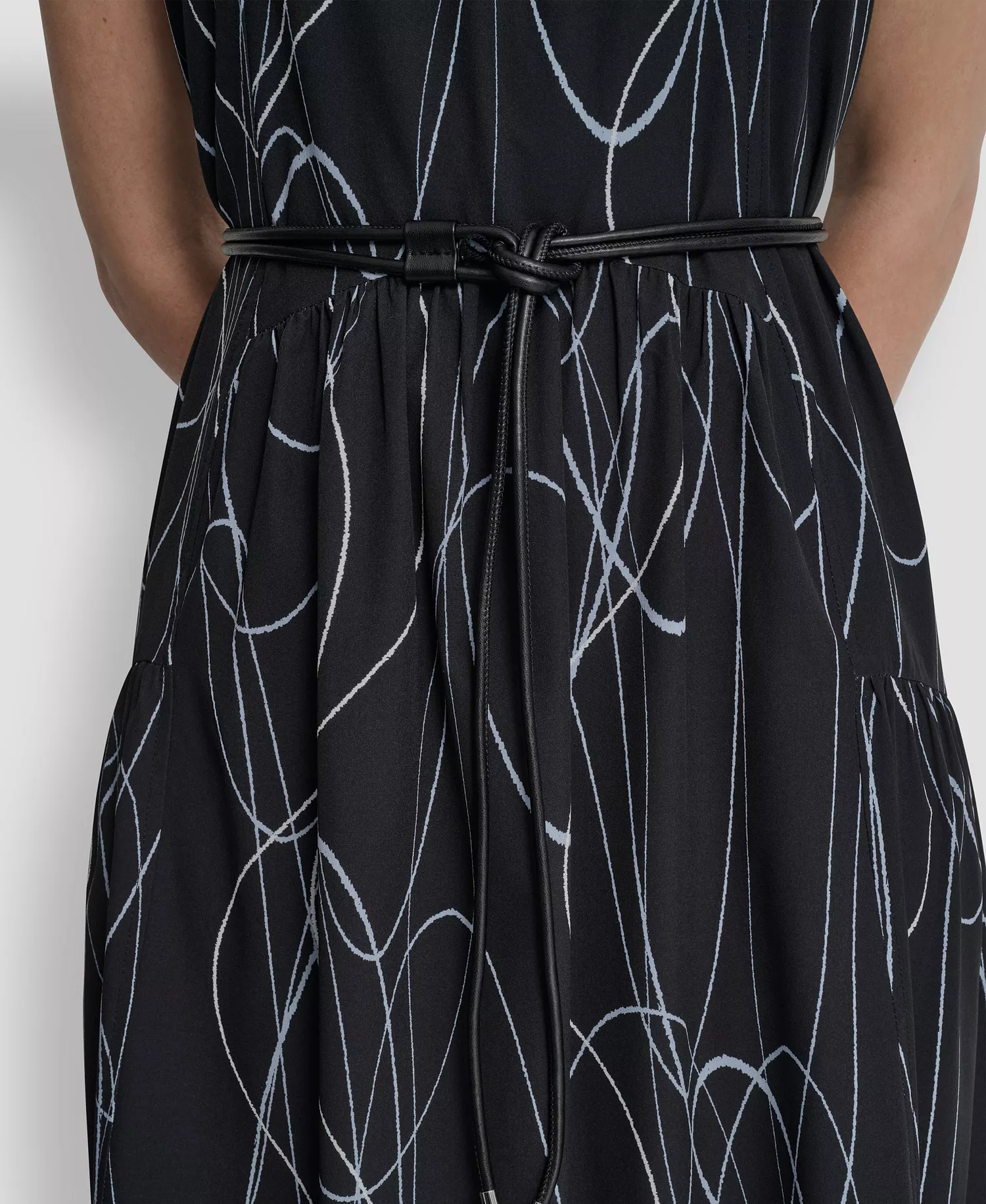 Women's Sleeveless Drop Waist Midi Dress - Black Multi - 10
