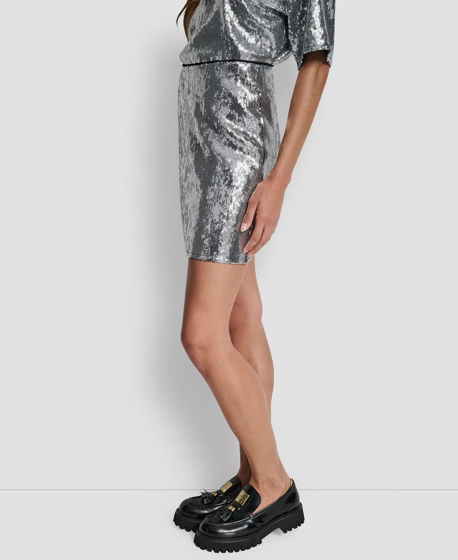 Women's Sequins Pull-On Mini Skirt - Black/Silver - L