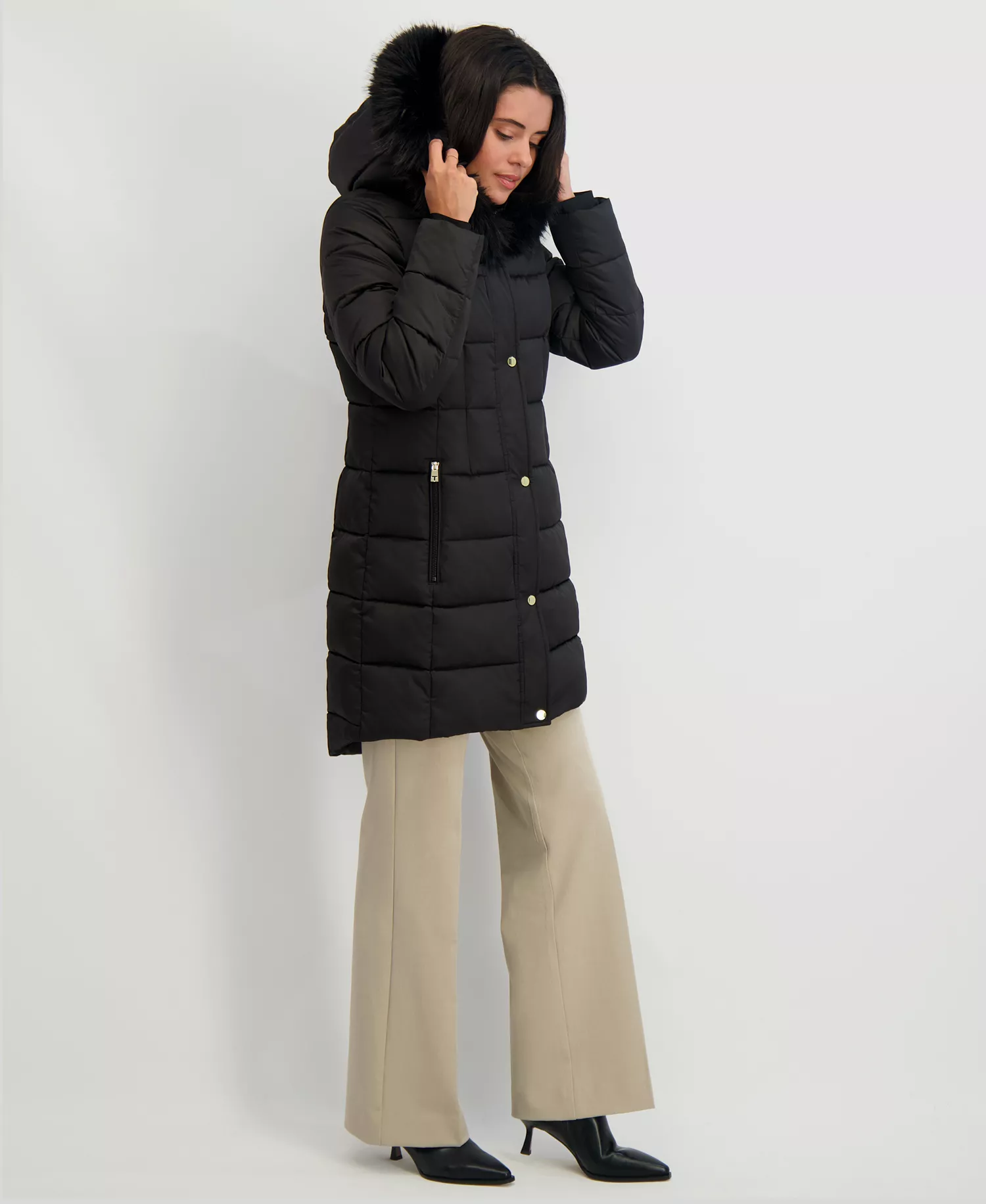 Womens Velvet Bibbed Faux-Fur Hooded Puffer Coat - Black - S