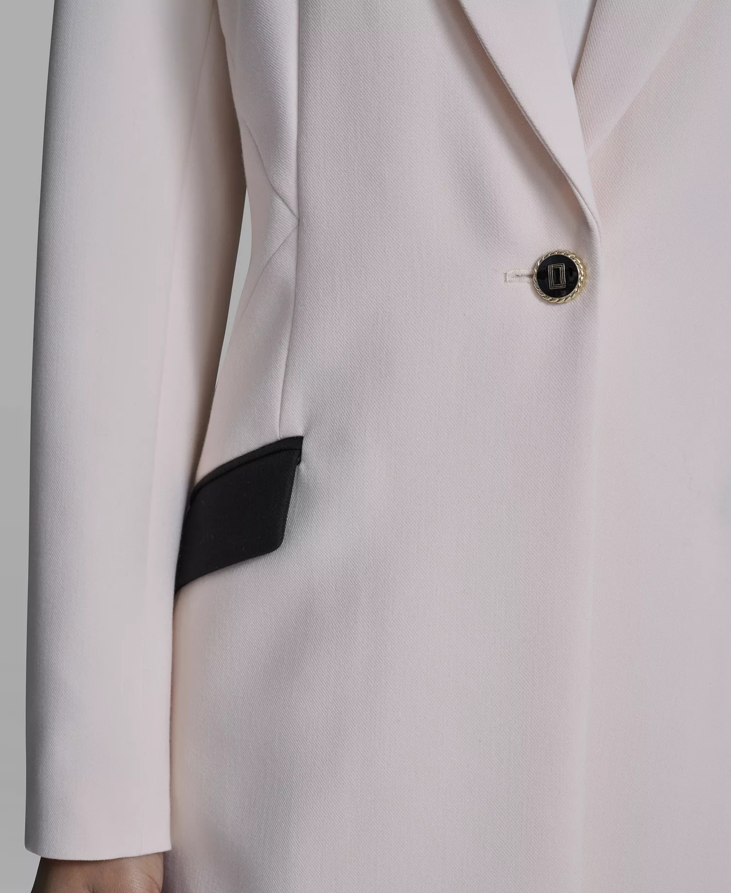 Women's Notch Lapel Collar Jacket - Bisque/Black - 0