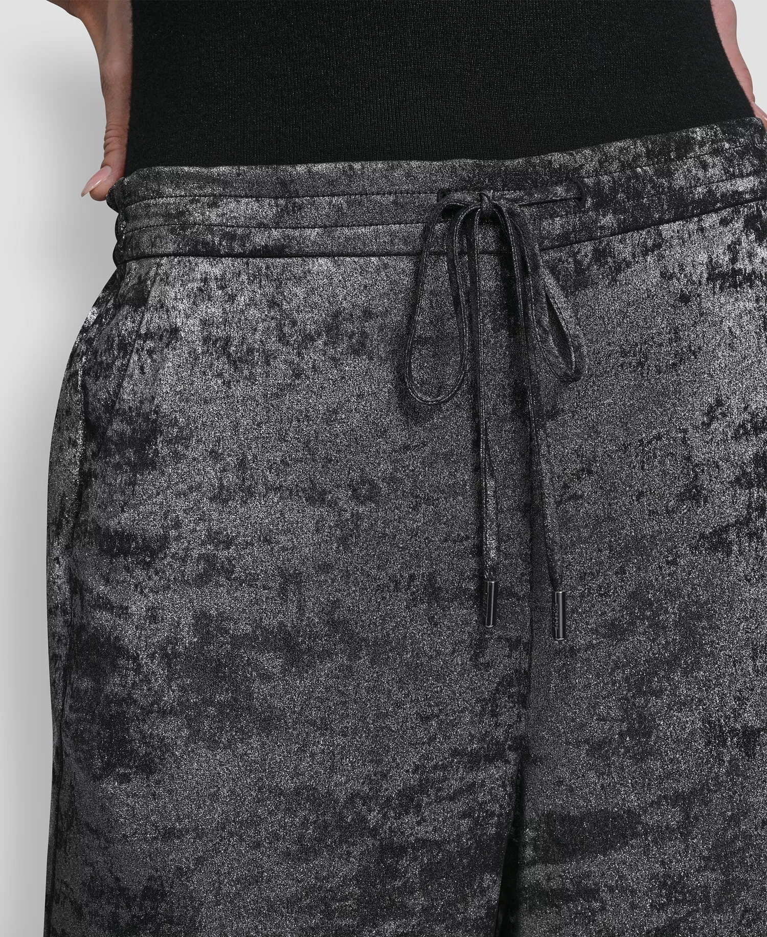 Women's Textured Pull-On Pants - Silver - L