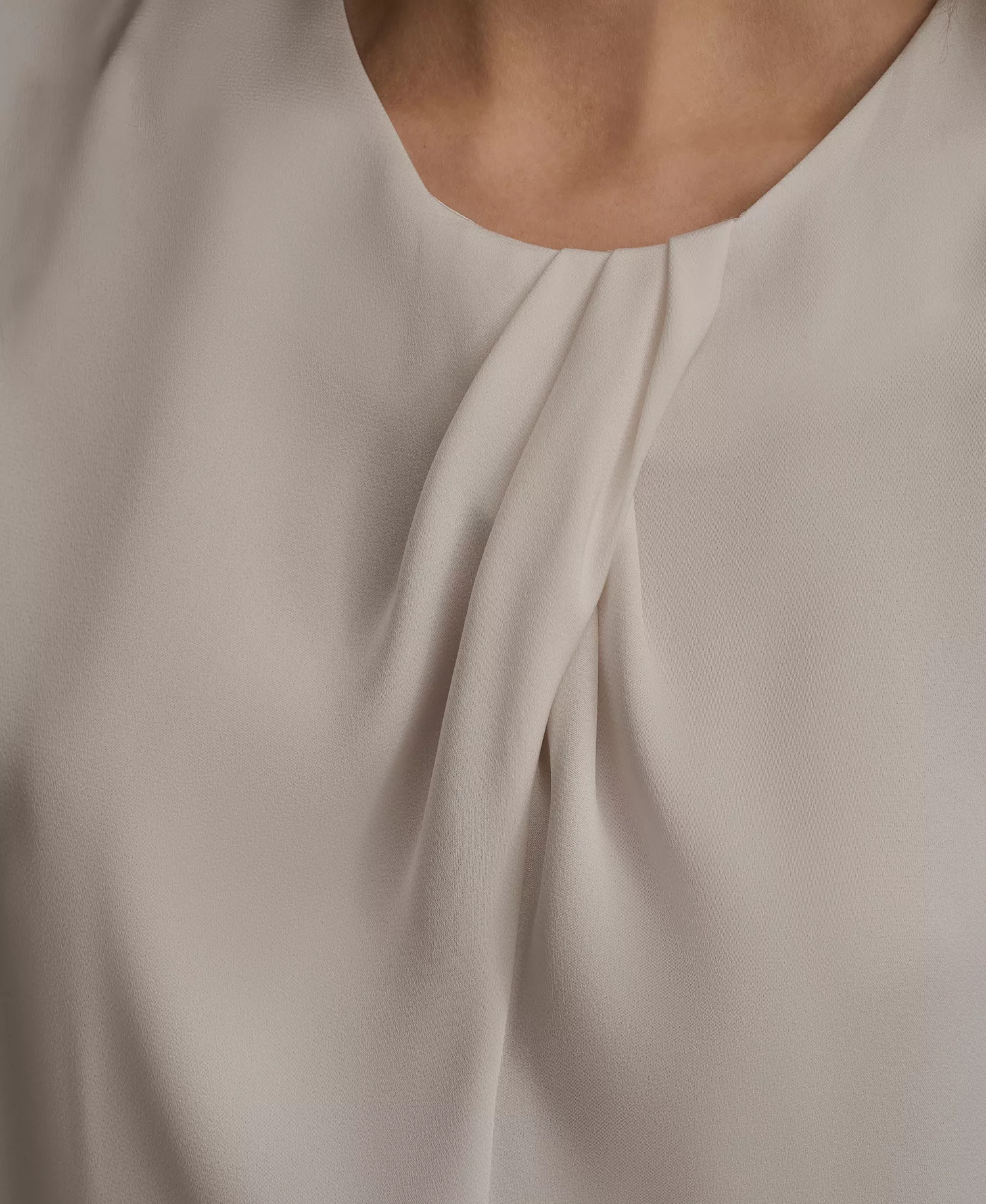 Women's Solid Sleeveless Twist Neck Top - Cream - L