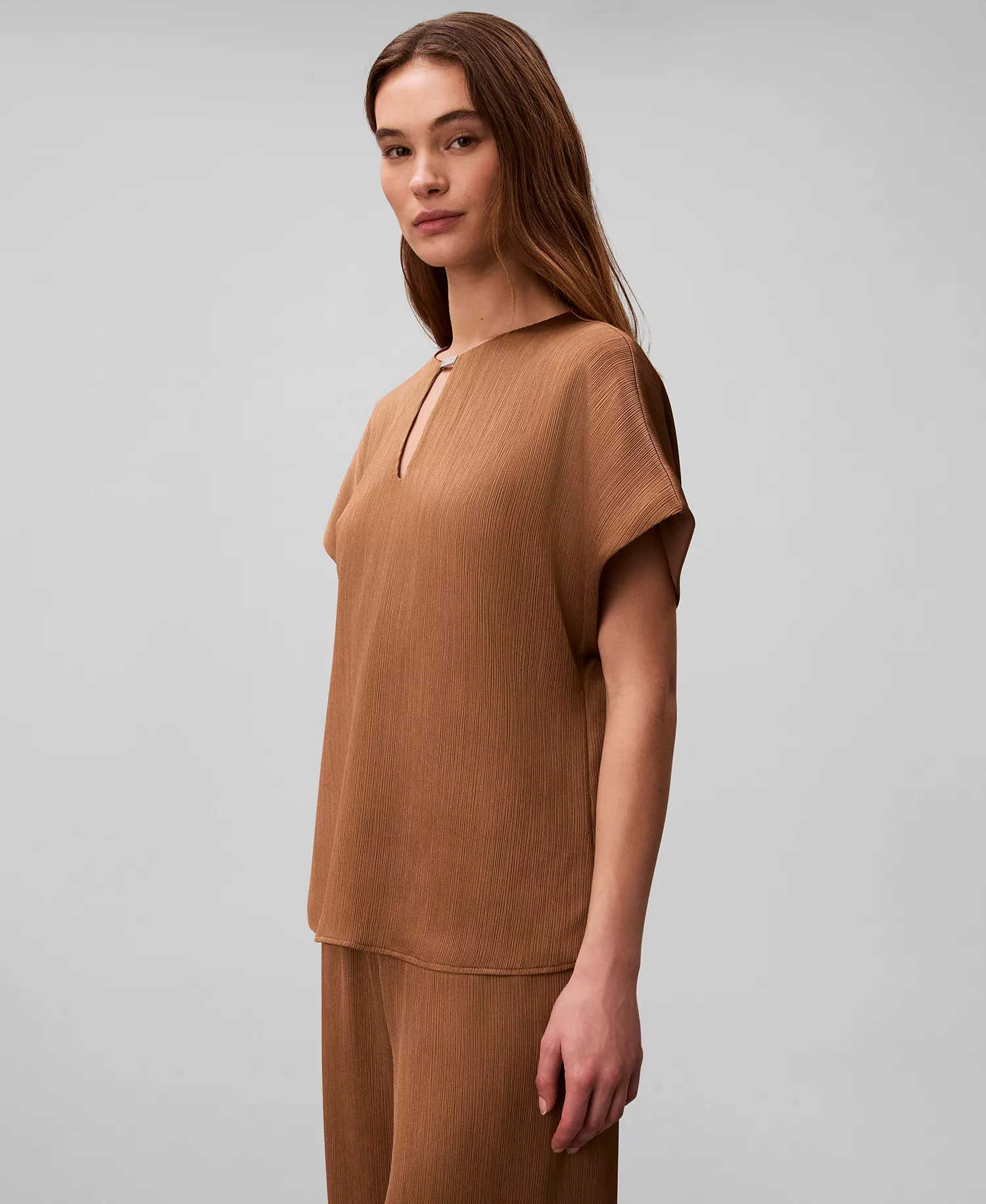 Women's Plisse Short-Sleeve Top - Executive Brown - L