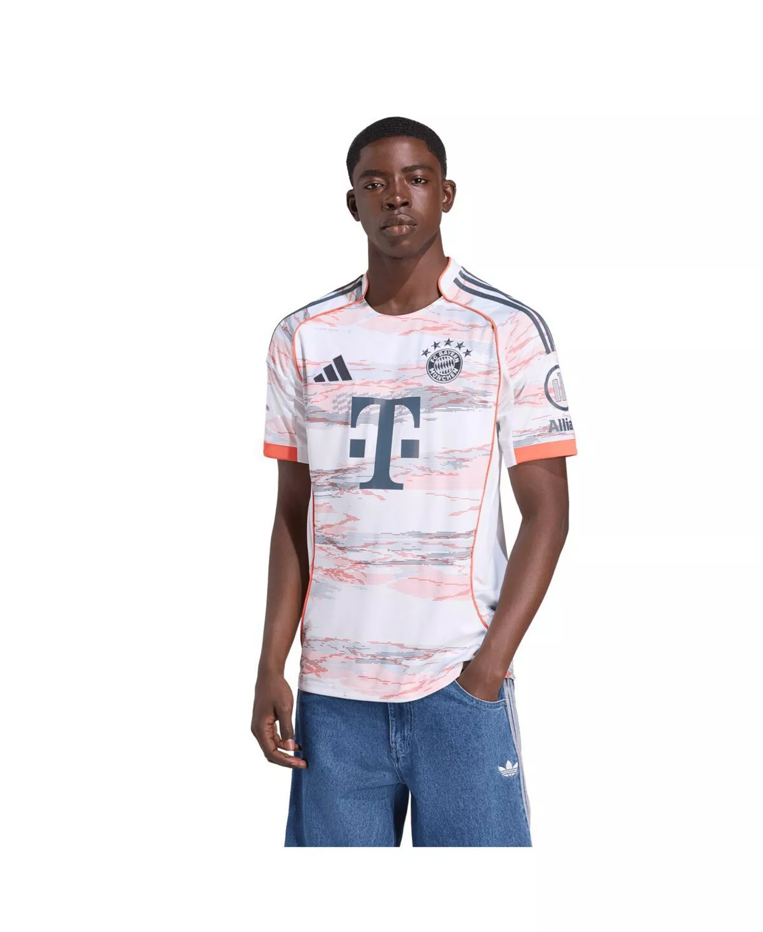 Men's White Bayern Munich 2025/26 Away Replica Jersey - White - L