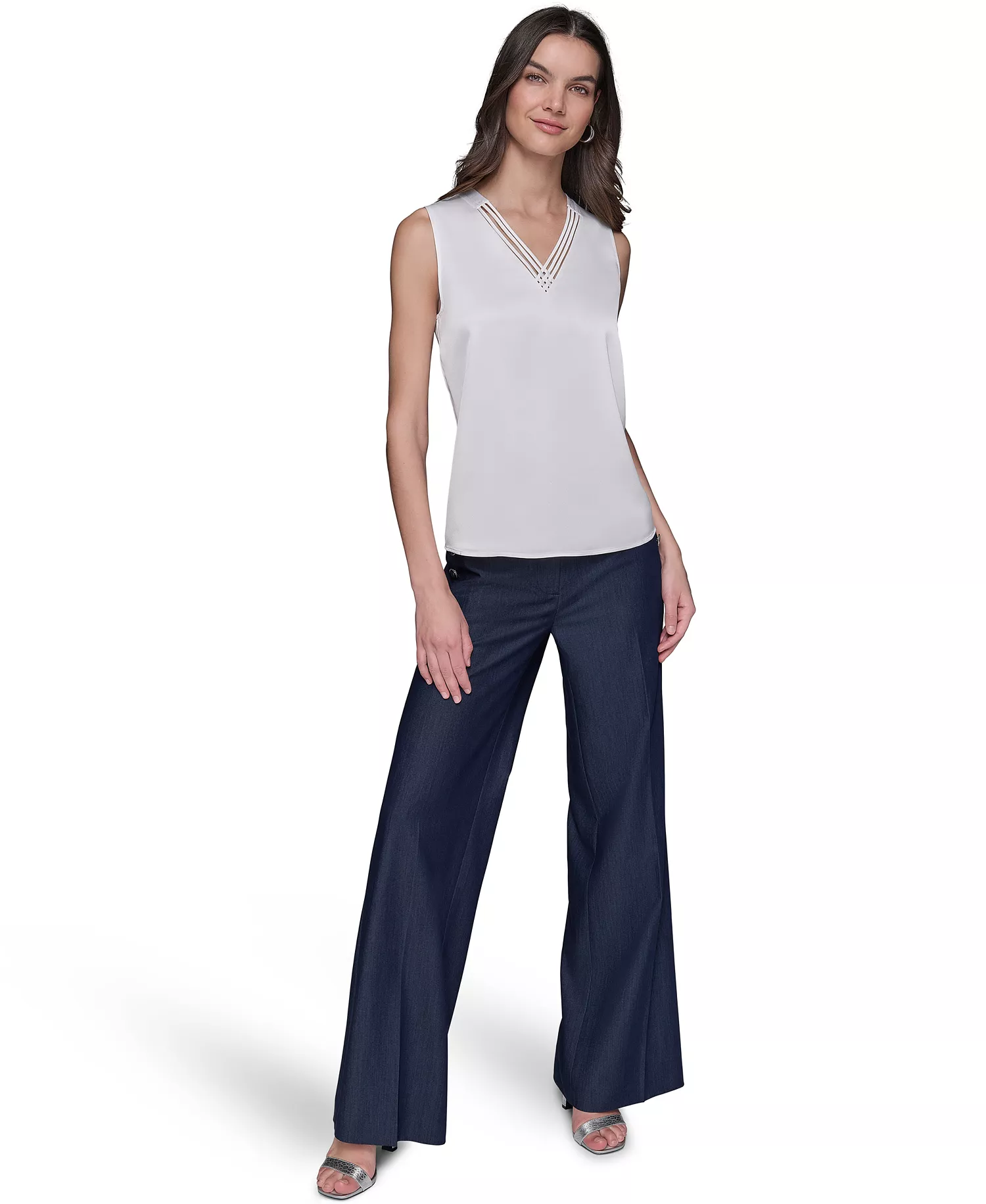 Women's Sleeveless V-Neck Blouse Top - Soft White - L