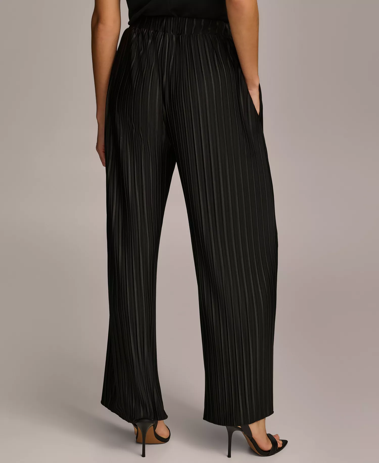 Women's Pull-On Pleated Wide Leg Pants - Black - L