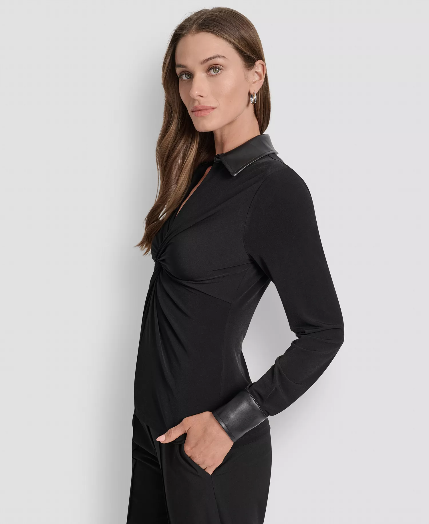 Women's Twist-Front Contrast-Trim Top - Black - M