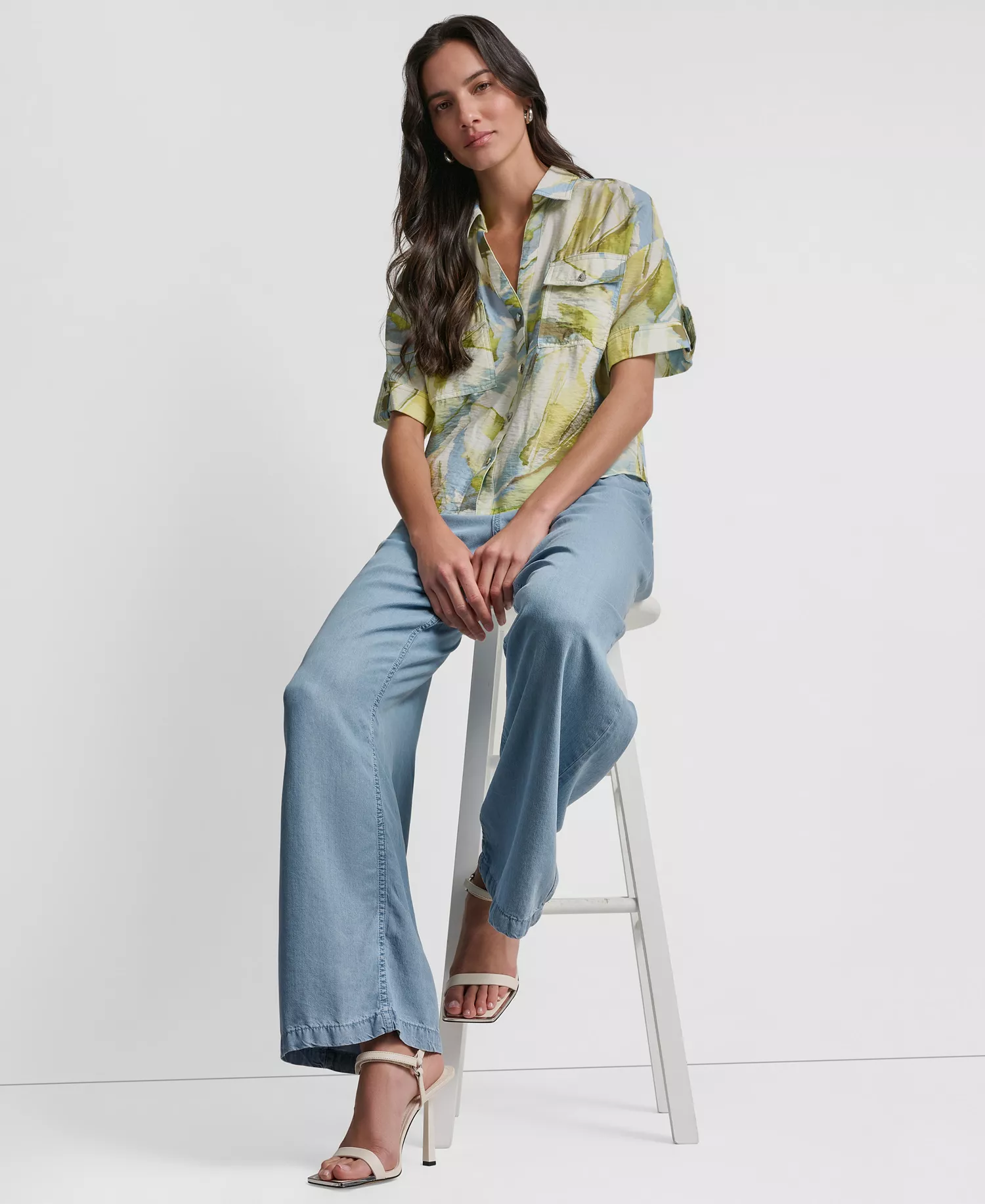 Women's Roll-Tab Sleeves Collar Neck Top - March Watercolor - L