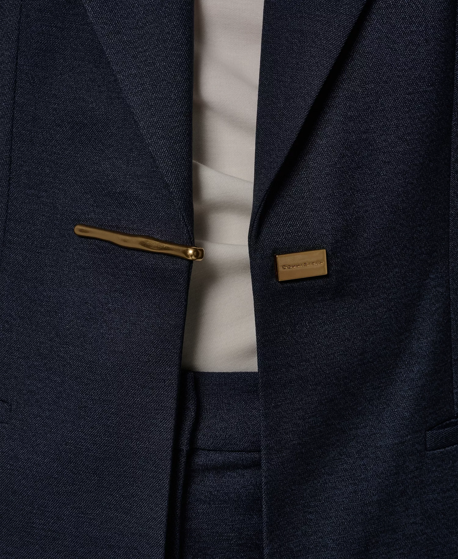 Women's Notch Lapel Padded Shoulder Blazer - Nightfall - 0