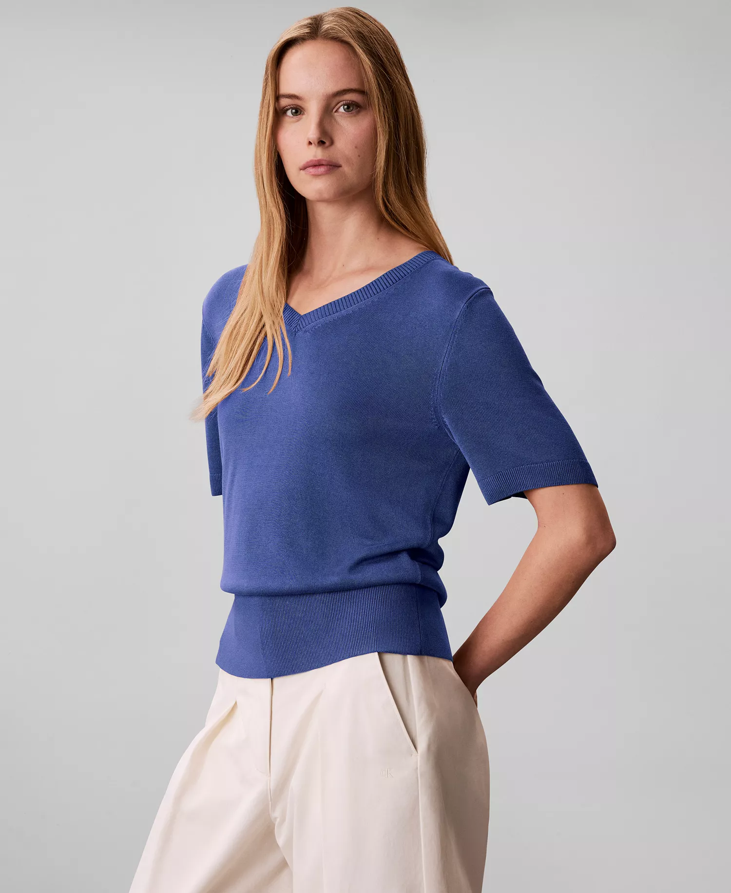 Women's V-Neck Knit Sweater - Blue River Fog - L