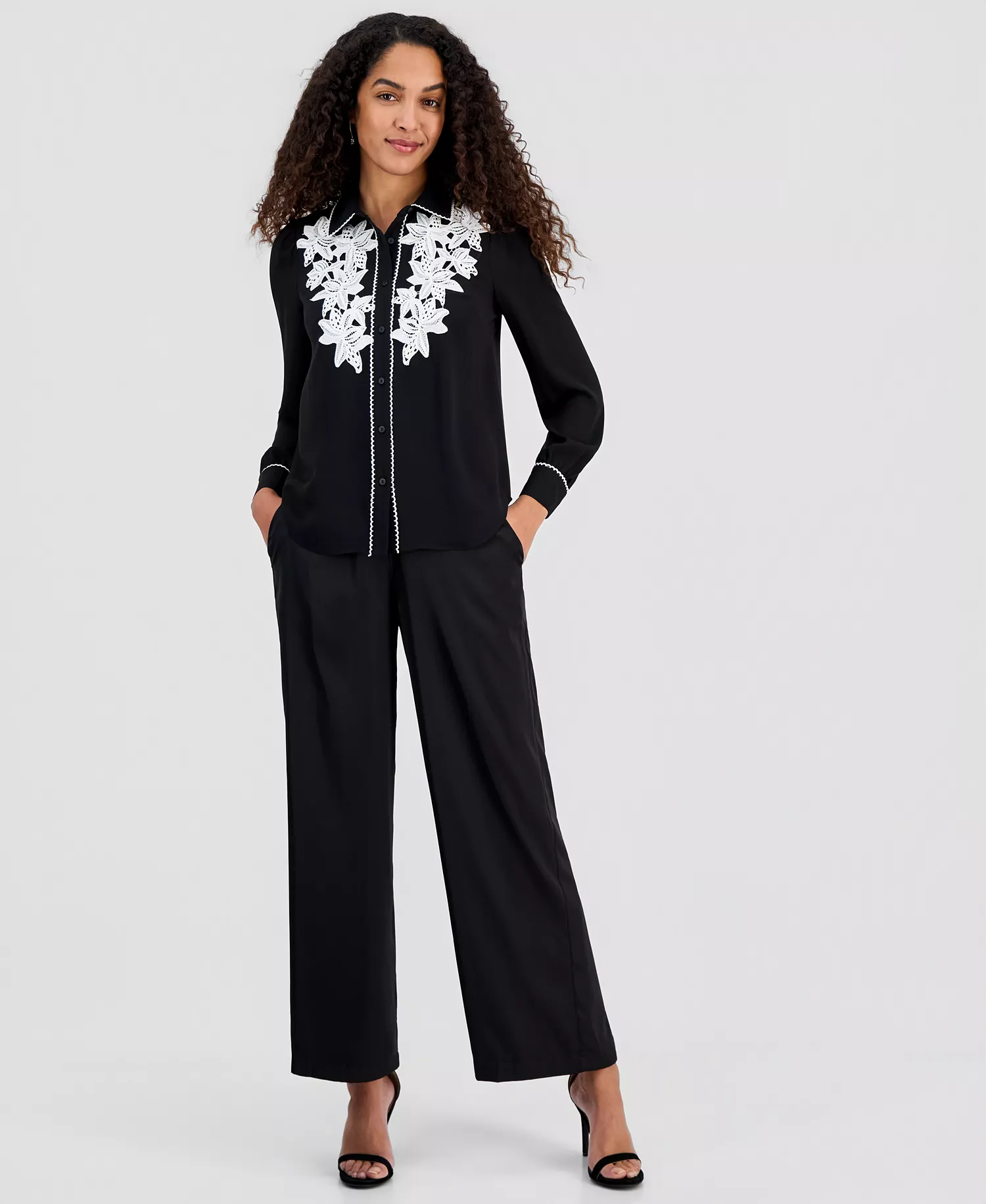 Women's Contrast-Trim Button-Down Blouse - Black - L