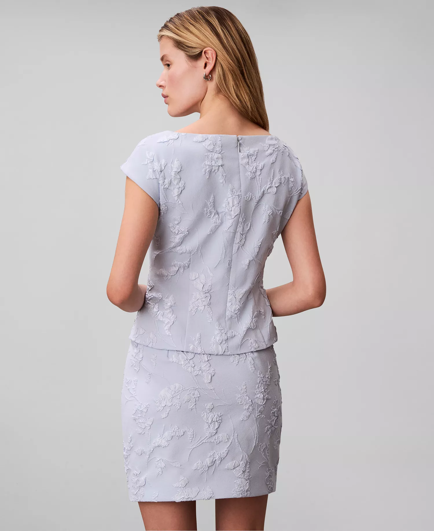 Women's Pull-On Mini Skirt - Breezy Blue Floral Cuttings Cloque Jacquard - 10