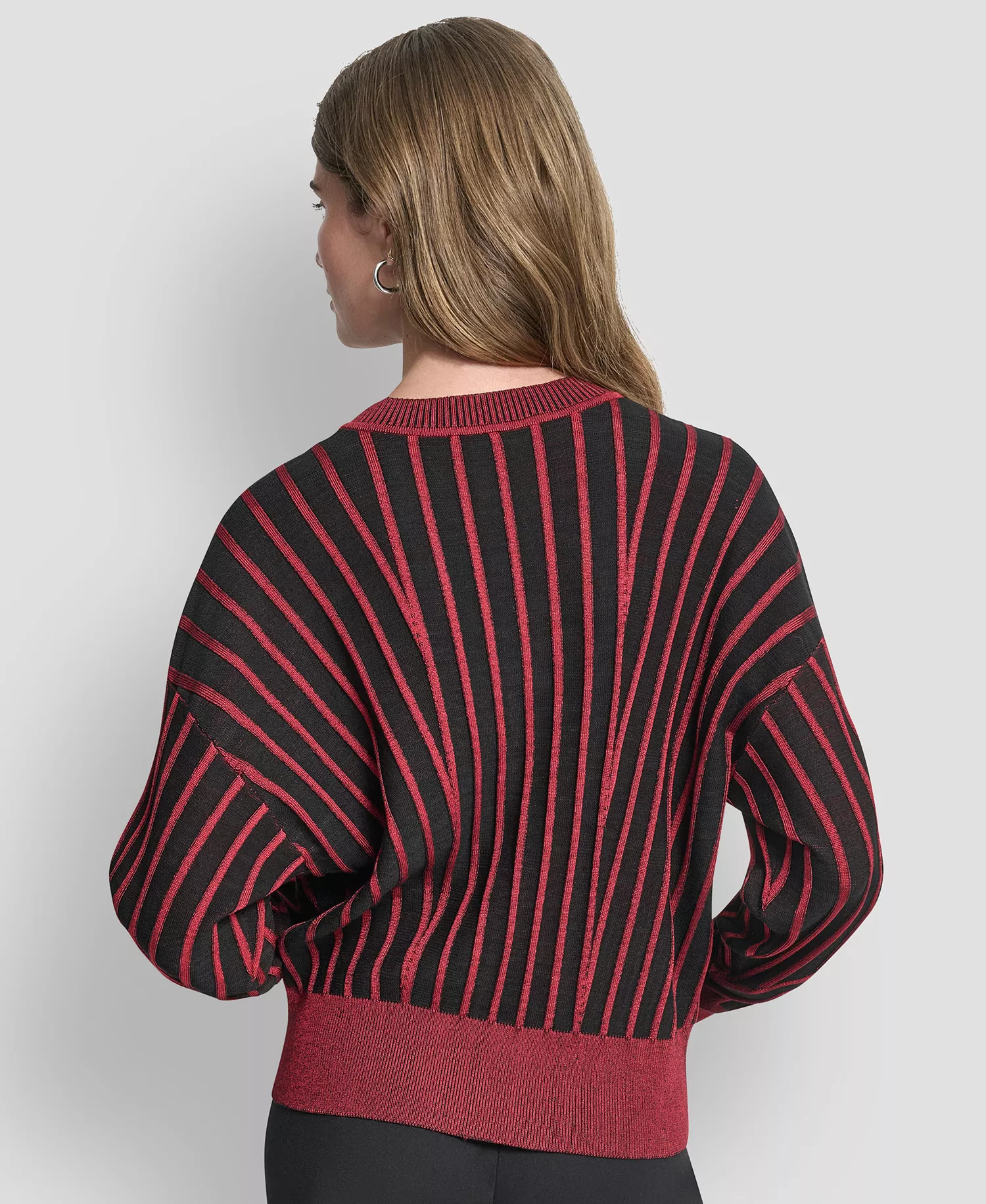 Women's Long Sleeve V-Neck Sweater - Black - XL