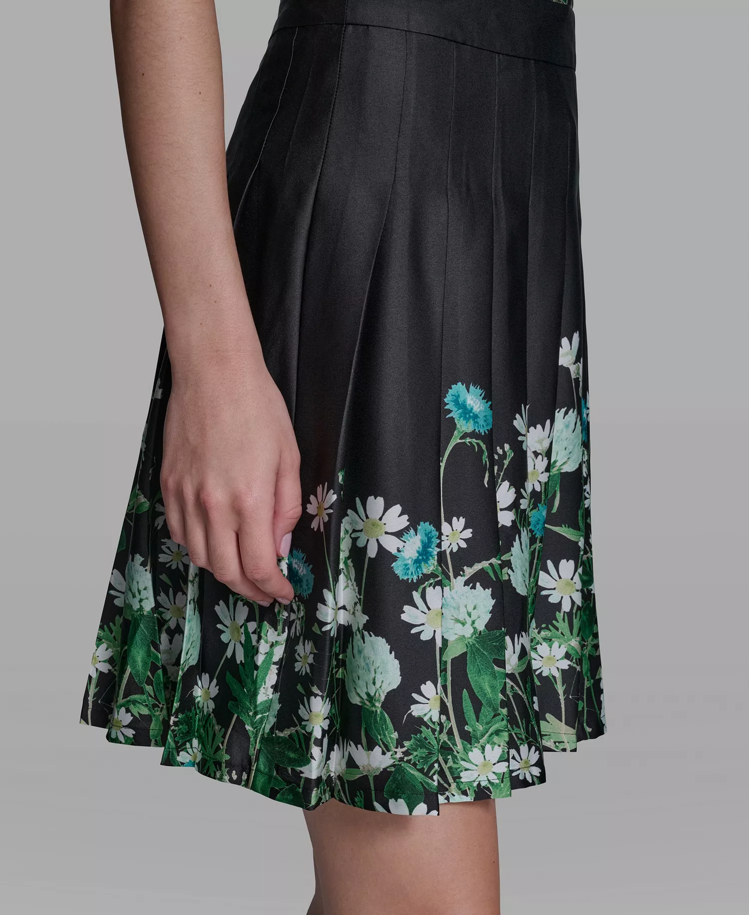 Women's Printed Floral Skirt - Black Combo - 0