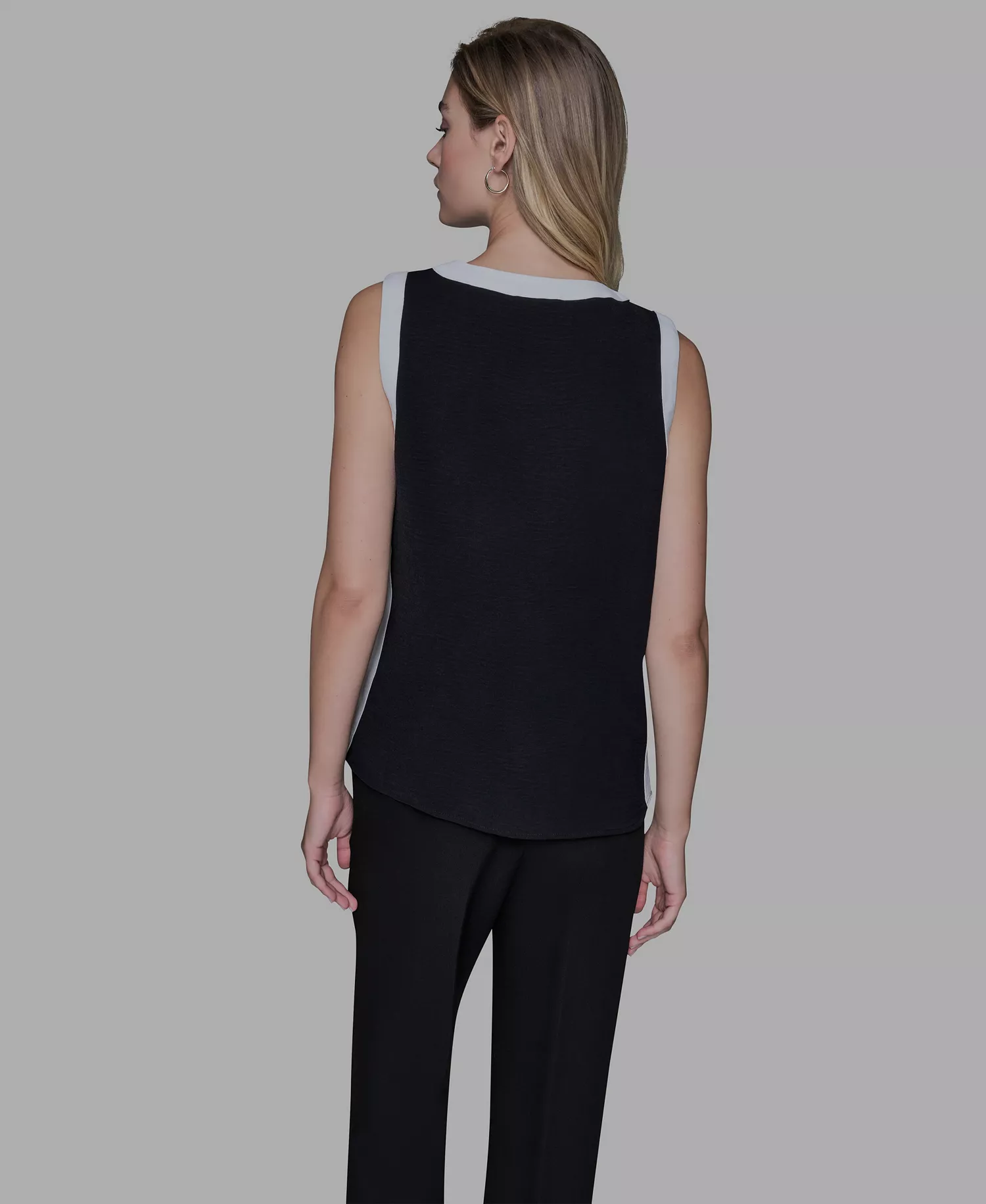 Women's Contrast Sleeveless V-Neck Top - Black/Soft White - L
