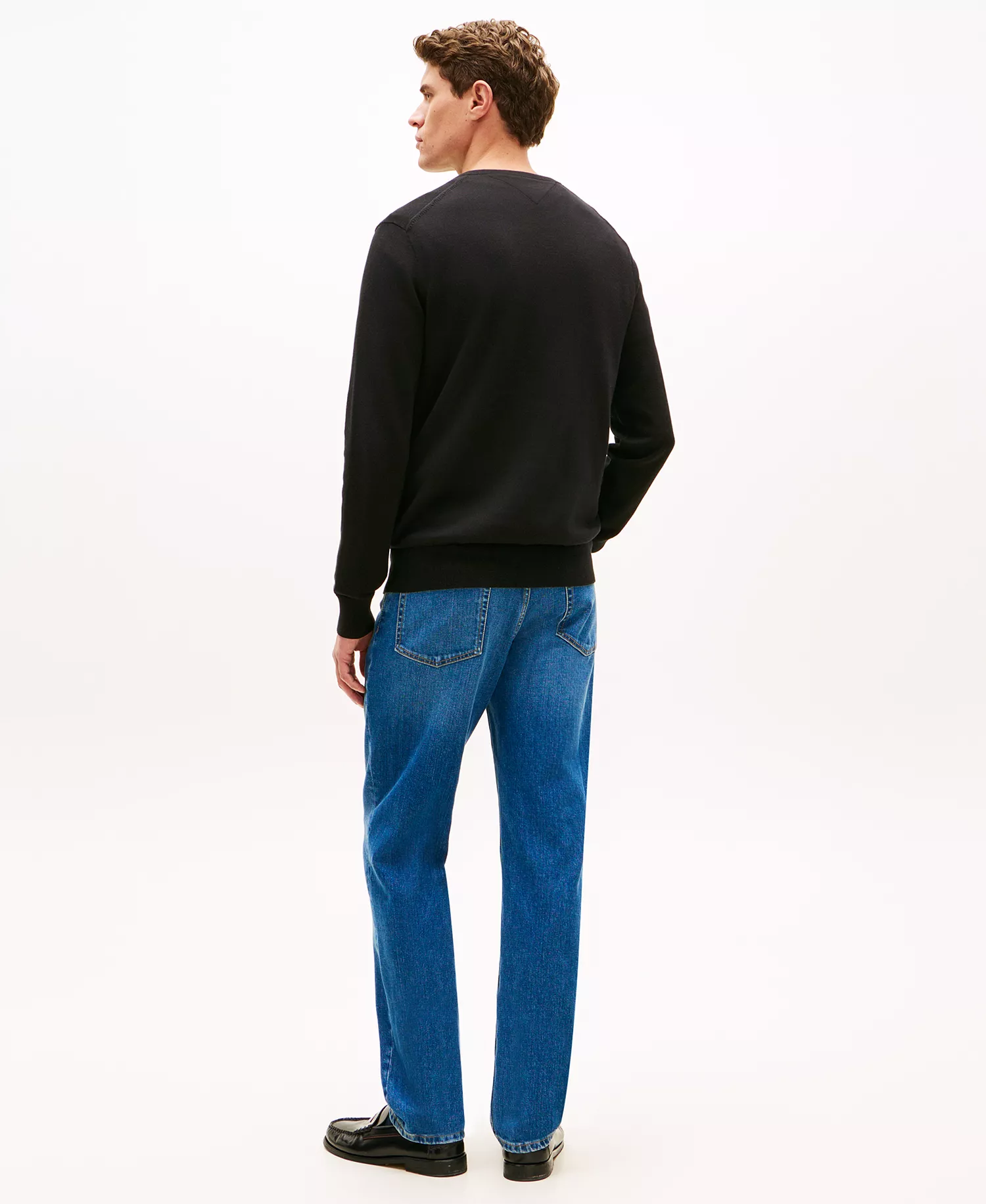 Men's Essential Solid V-Neck Sweater - Black - L