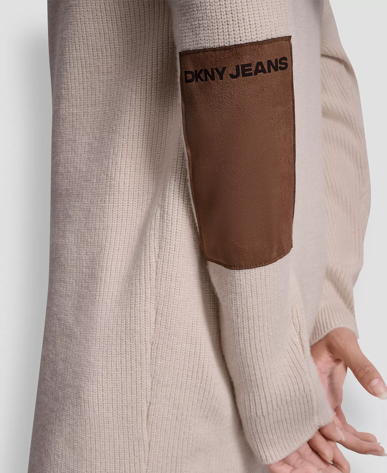 Women's Relaxed V-Neck Shaker Stitch Cardigan With Suede Logo Patch - Blonde - L