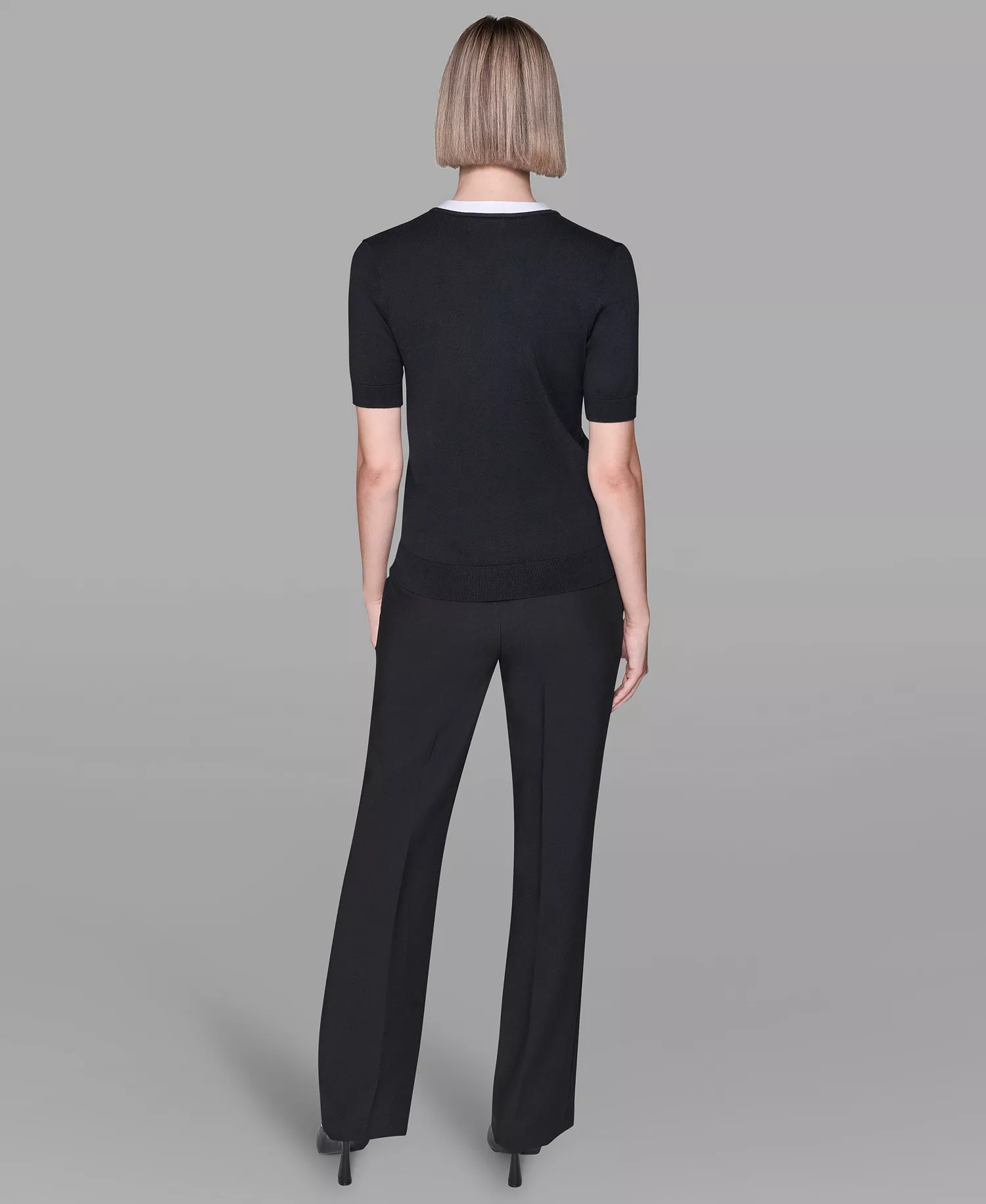 Women's V-Neck Pull-On Top - Black/Soft White - L