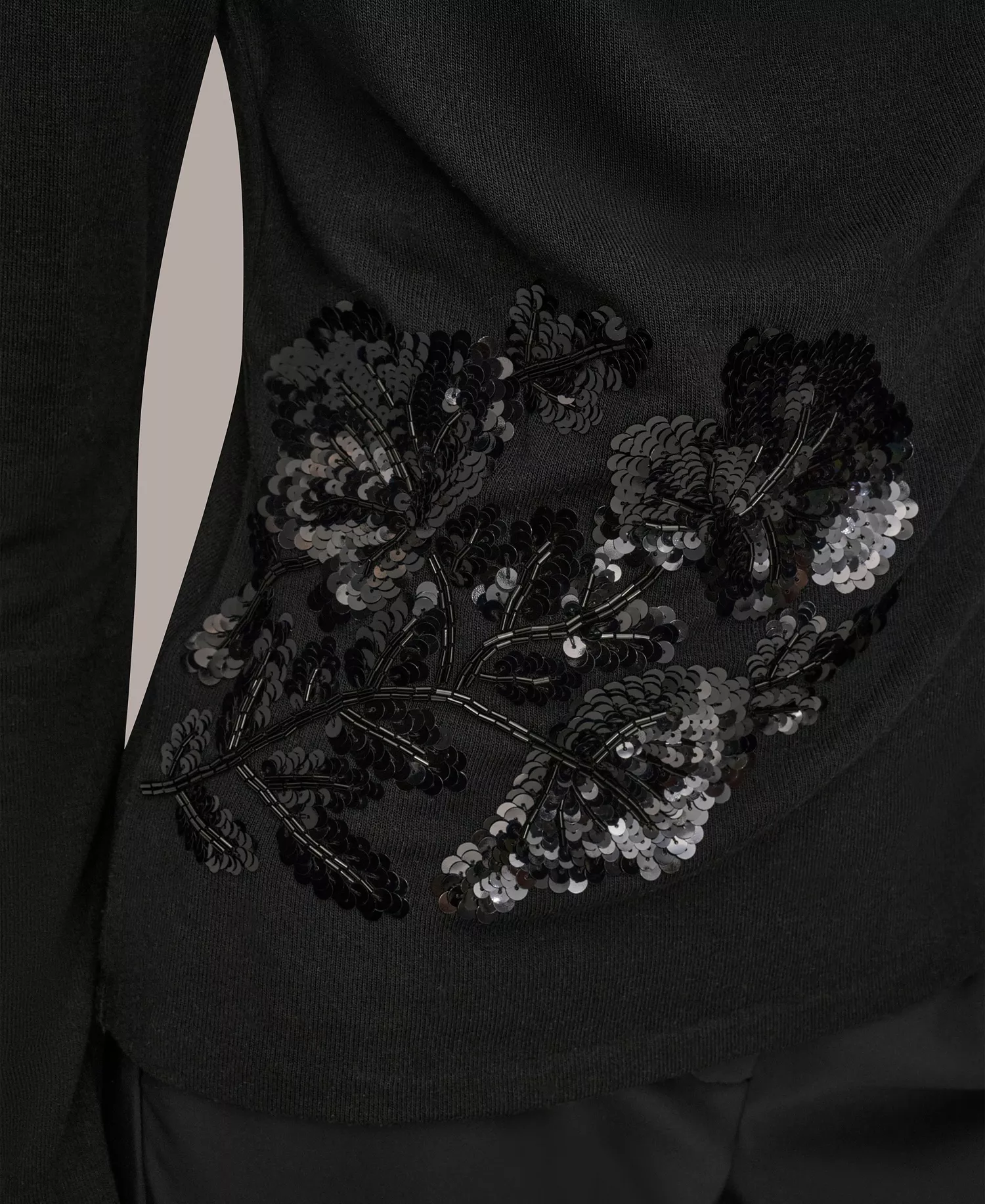 Women's Floral Detail Long Sleeves Relaxed Top - Black - L