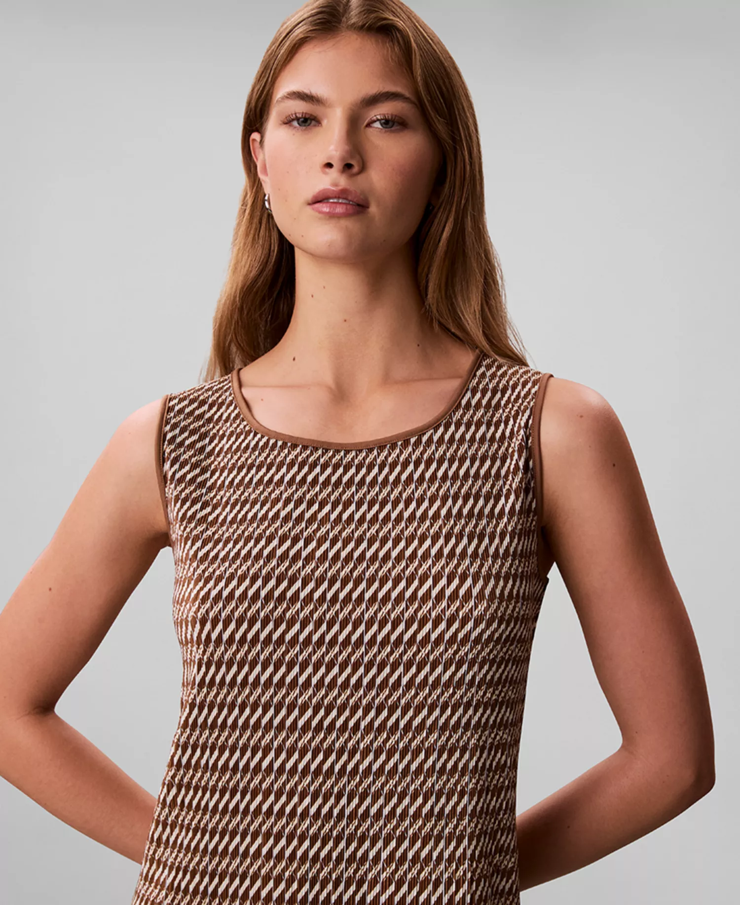 Women's Plisse Print Crewneck Midi Dress - Executive Brown Ladder Print - L