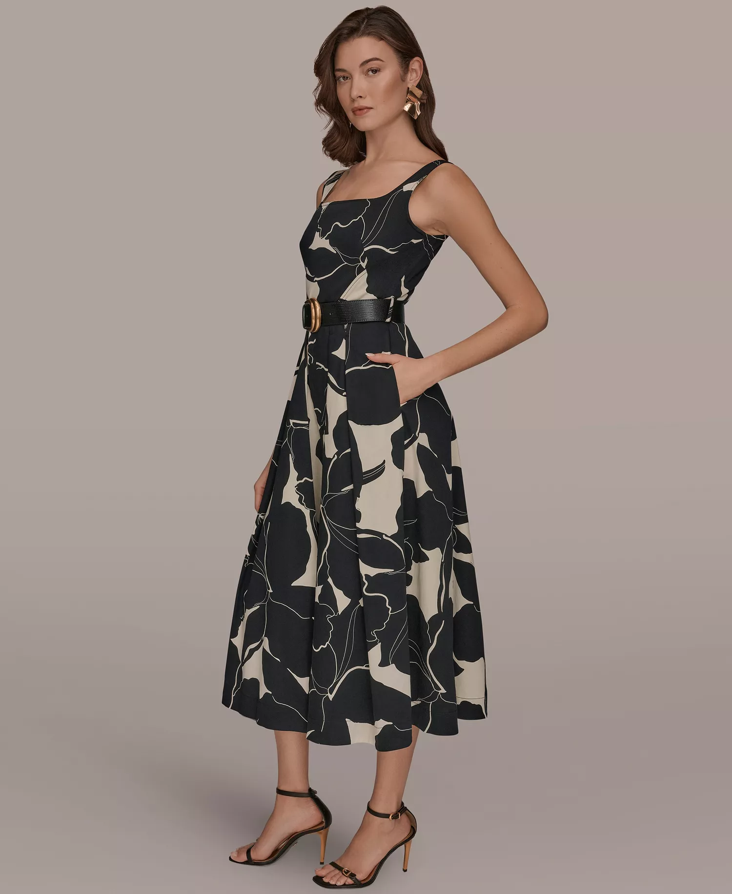 Women's Sleeveless Square Neck Floral A-Line Midi Dress - Black/Parchment - 10