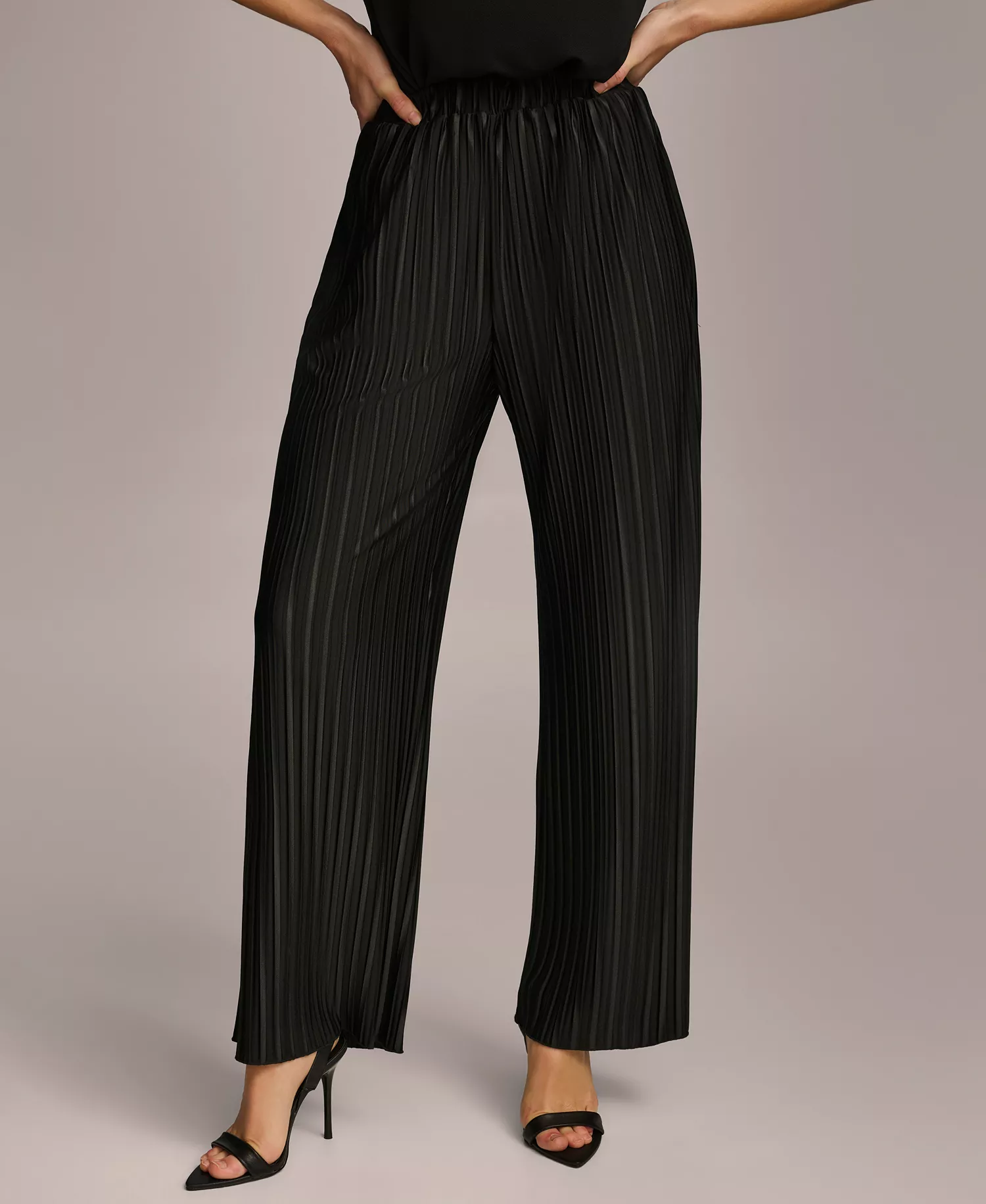 Women's Pull-On Pleated Wide Leg Pants - Black - L